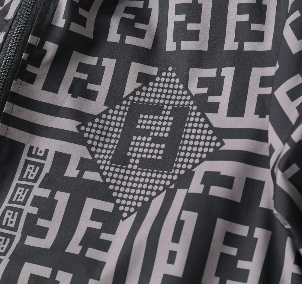 【FENDI  公式旗艦店】フェンディ  ジャケット着 好評に付き再入荷！