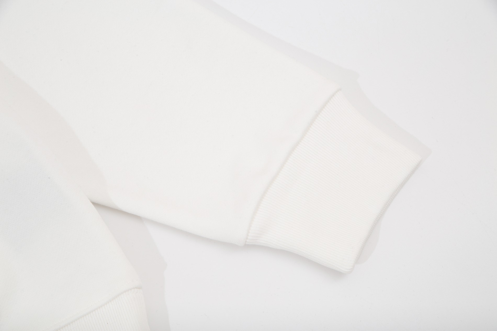 【BALENCIAGA 公式旗艦店】バレンシアガ 丸首の衛衣 スウェット ご好評に付き再入荷！