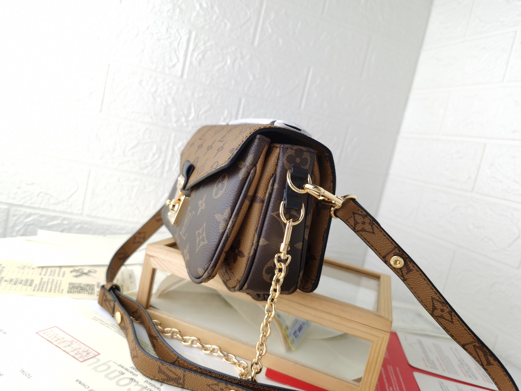 【LOUIS VUITTON 公式旗艦店】ルイヴィトン  斜めがけバッグ当日出荷 好評に付き再入荷！21.5*6*13.5CM