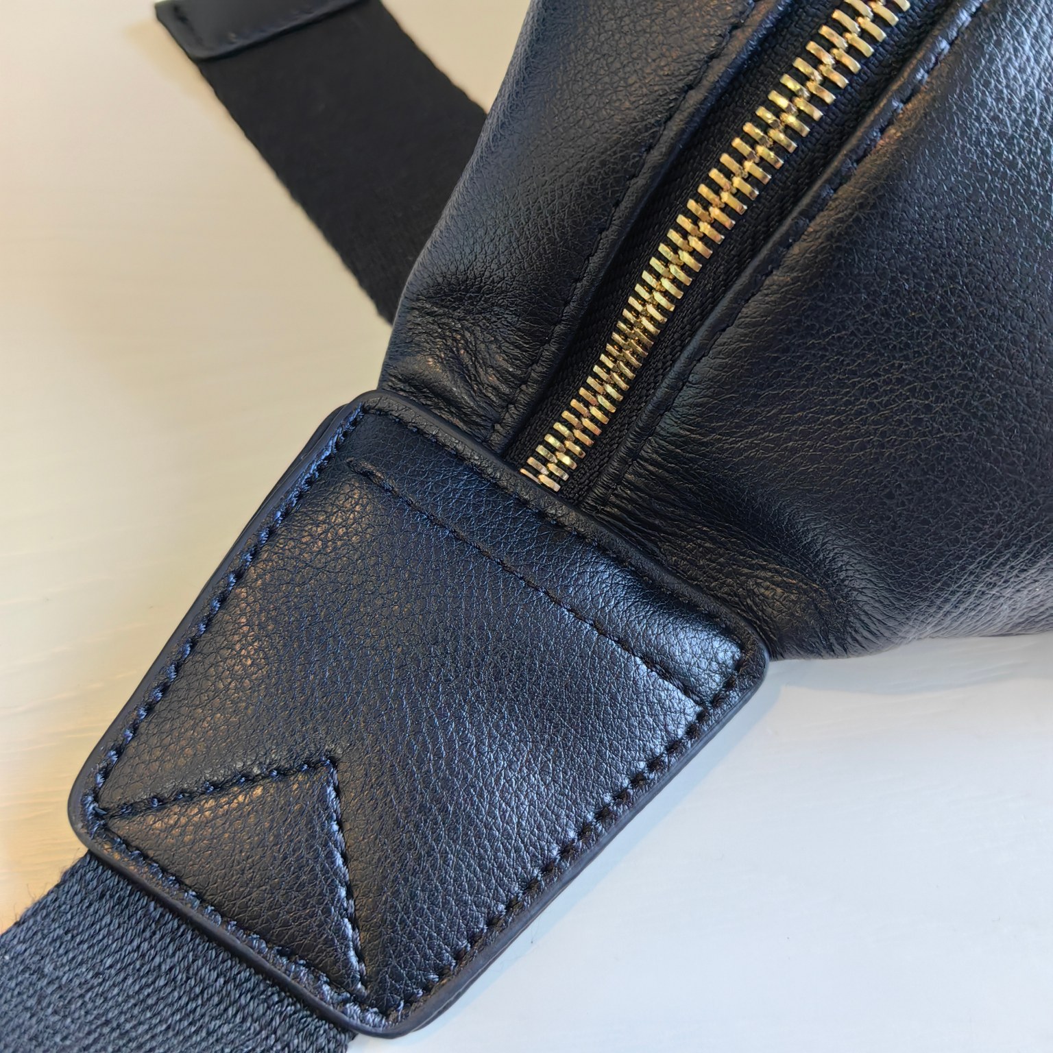 【BURBERRY 公式旗艦店】バーバリー  胸ポケット 当日出荷 好評に付き再入荷！21*18CM