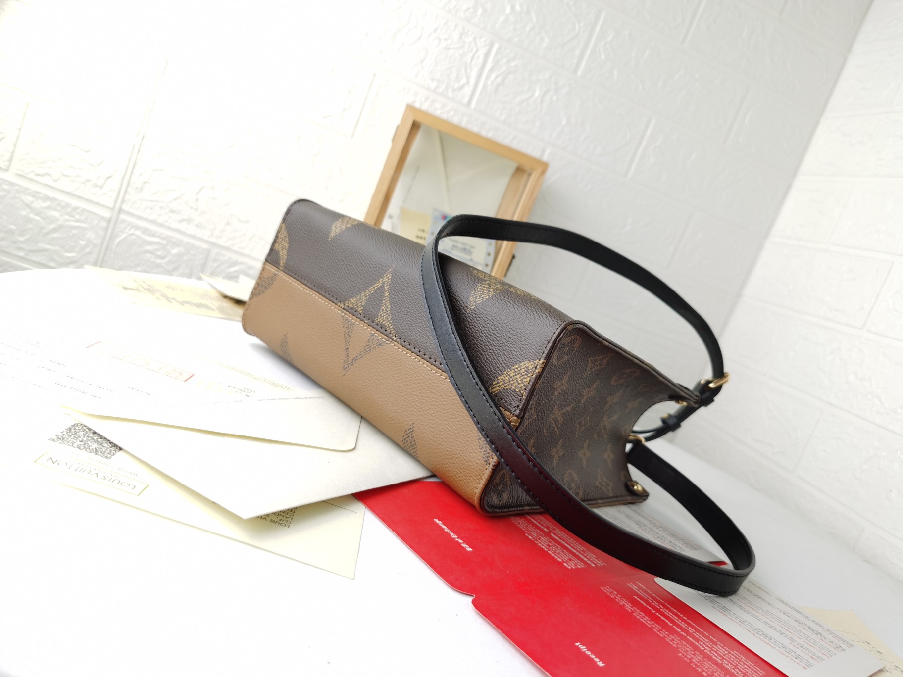 【LOUIS VUITTON 公式旗艦店】ルイヴィトン  斜めがけバッグ当日出荷 好評に付き再入荷！25CM