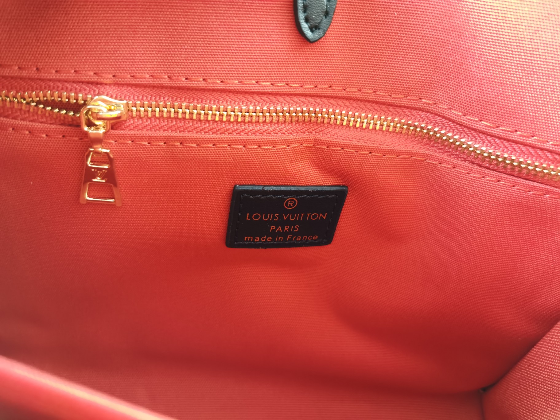 【LOUIS VUITTON 公式旗艦店】ルイヴィトン  斜めがけバッグ当日出荷 好評に付き再入荷！25CM