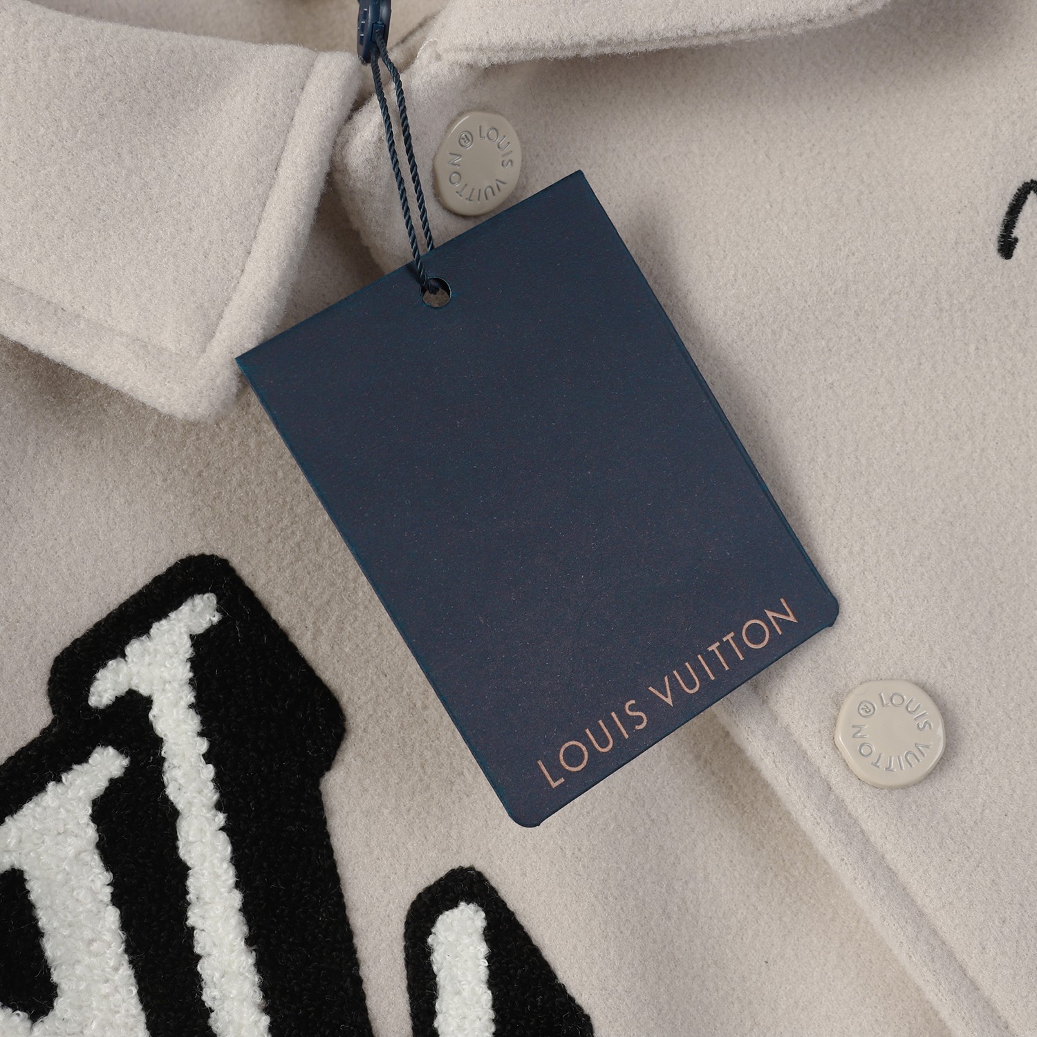 【LOUIS VUITTON  公式旗艦店】ルイヴィトン  ジャケット着 好評に付き再入荷！