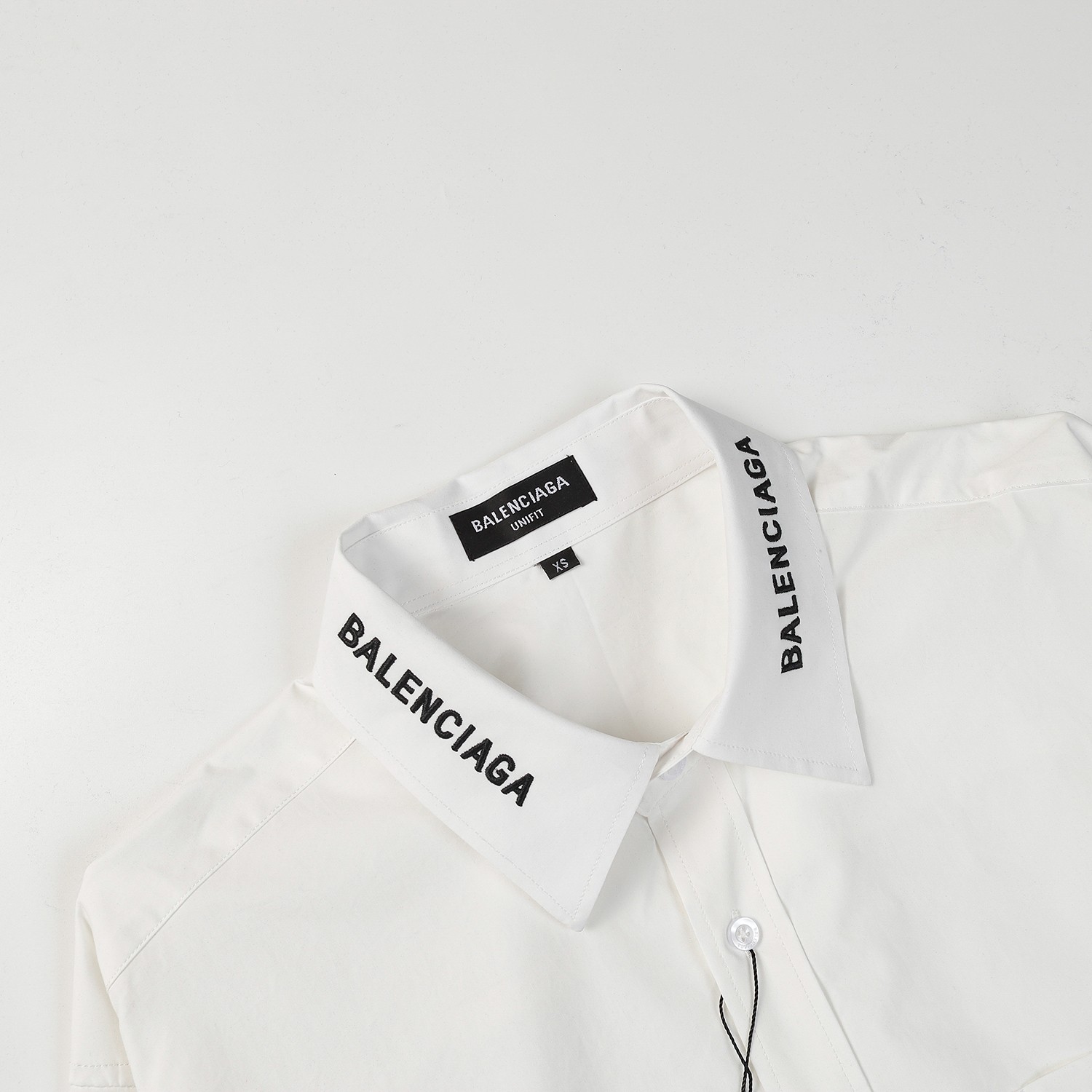 【BALENCIAGA 公式旗艦店】バレンシアガ  シャツ  ご好評に付き再入荷 240715