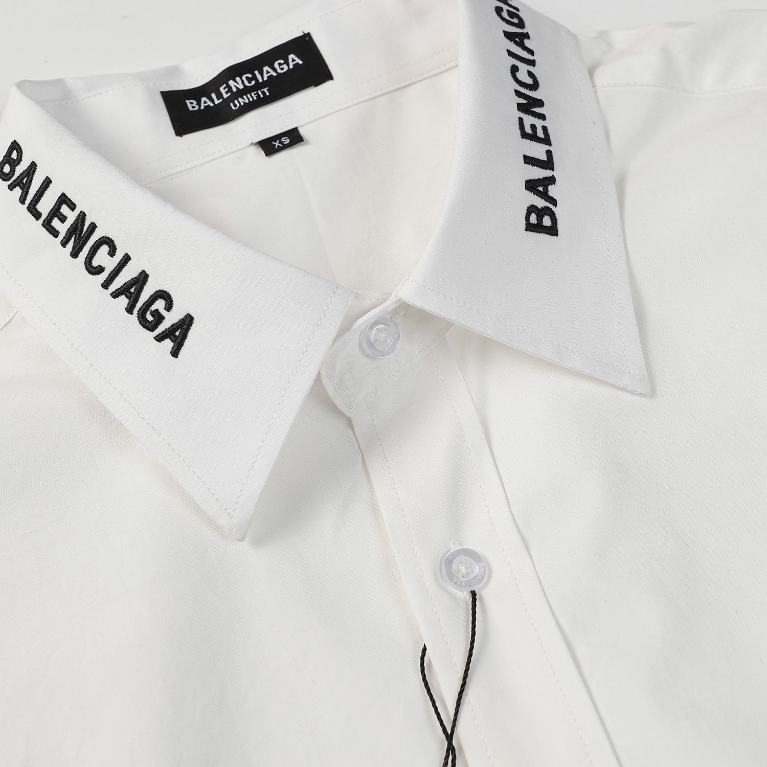 【BALENCIAGA 公式旗艦店】バレンシアガ  シャツ  ご好評に付き再入荷 240715