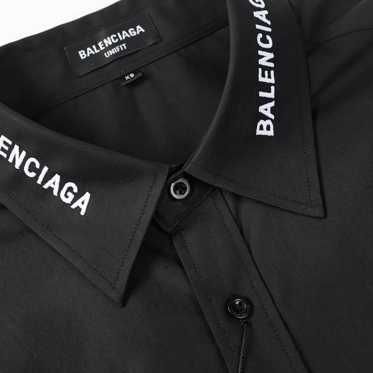 【BALENCIAGA 公式旗艦店】バレンシアガ  シャツ  ご好評に付き再入荷 240715