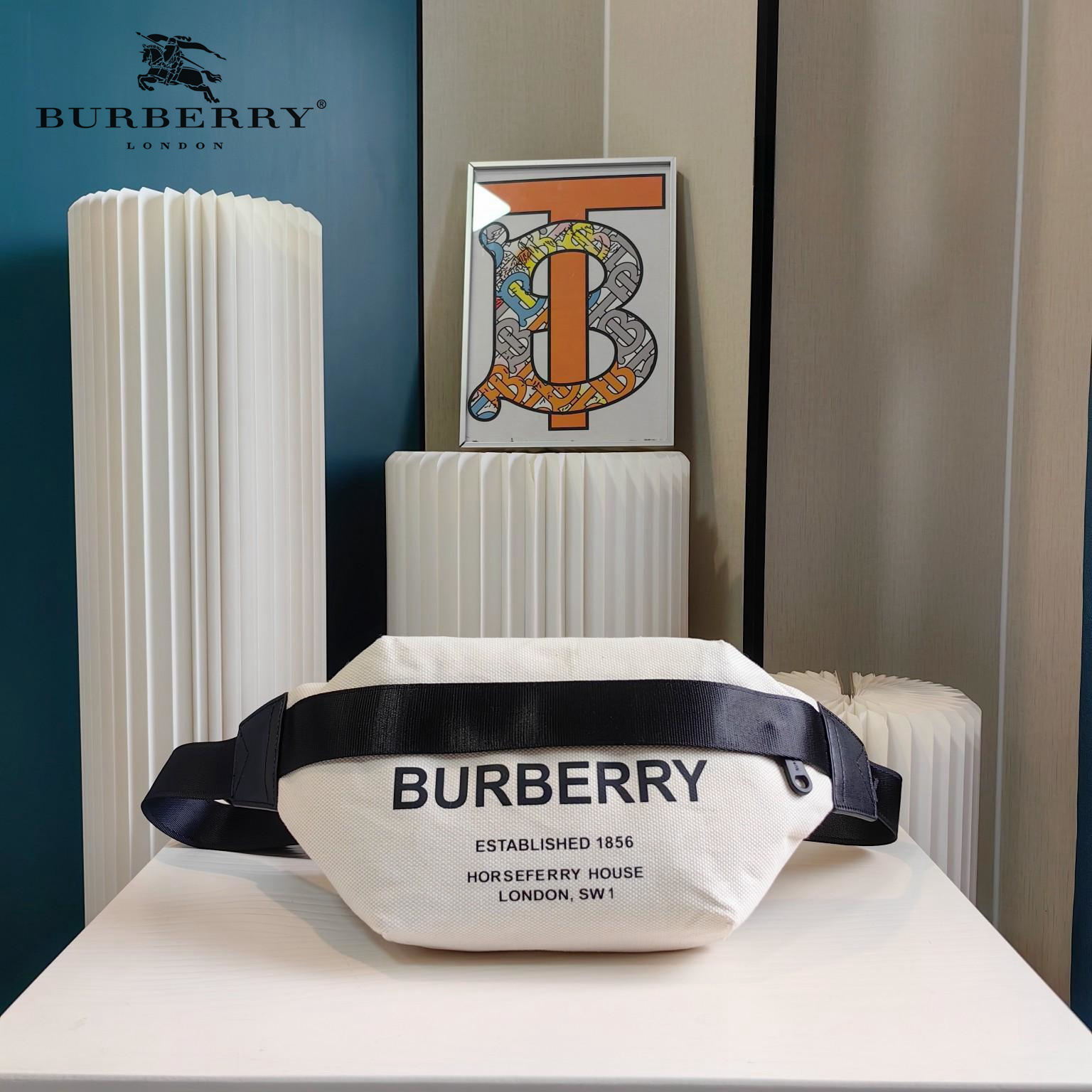 【BURBERRY  公式旗艦店】バーバリー 斜めがけバッグ 当日出荷 好評に付き再入荷！29*18CM