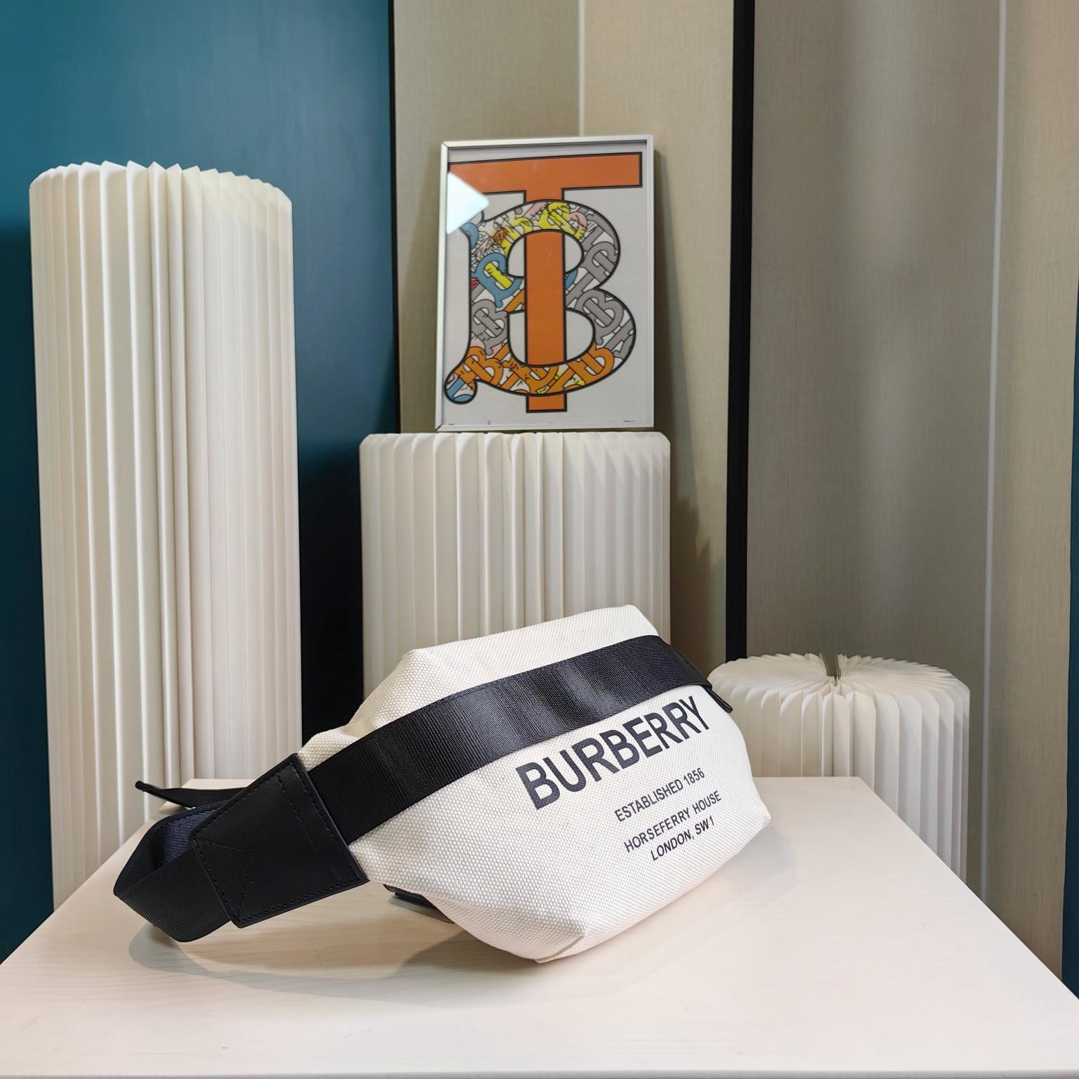 【BURBERRY  公式旗艦店】バーバリー 斜めがけバッグ 当日出荷 好評に付き再入荷！29*18CM