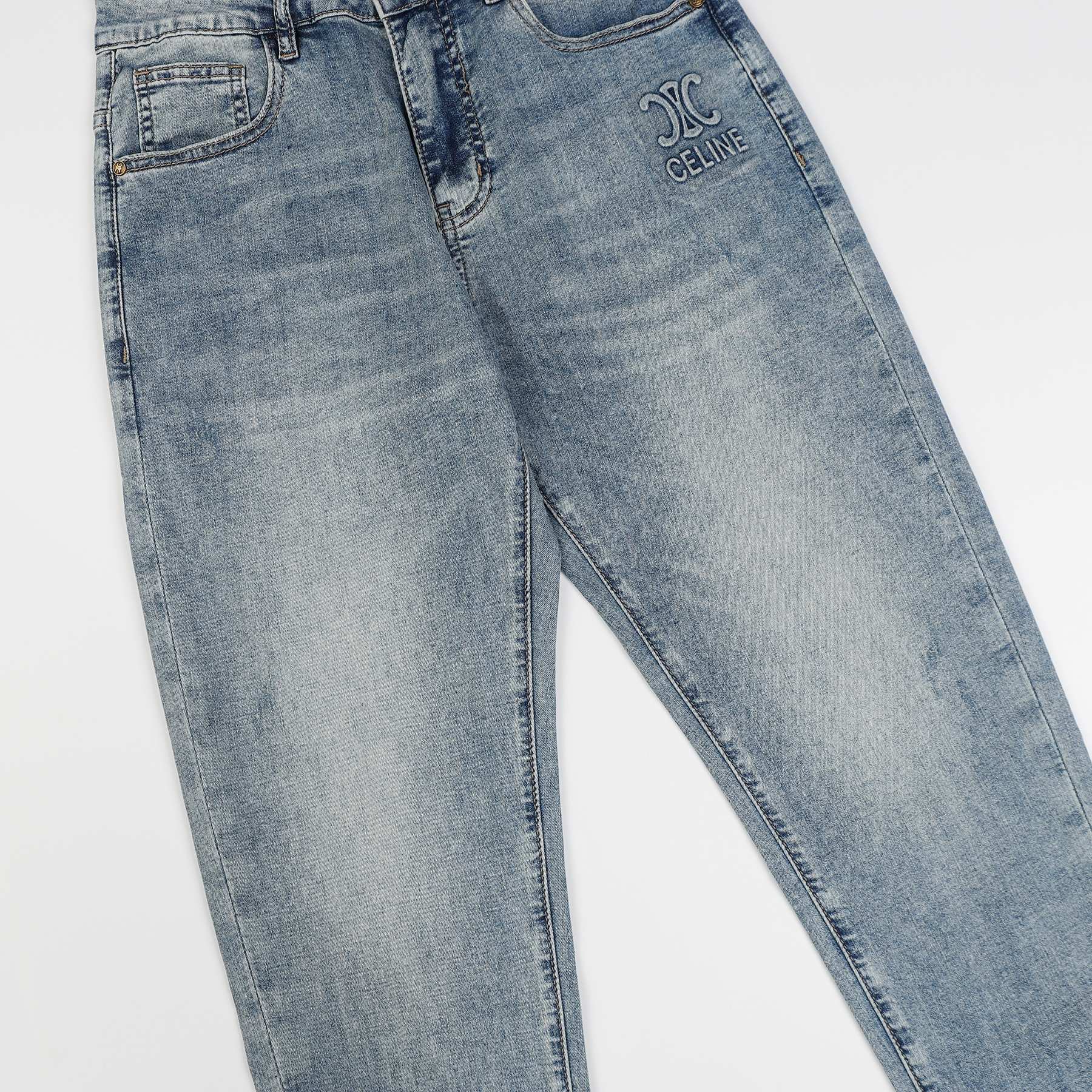 【CELINE 公式旗艦店】セリーヌ  ジーパン  ご好評に付き再入荷！