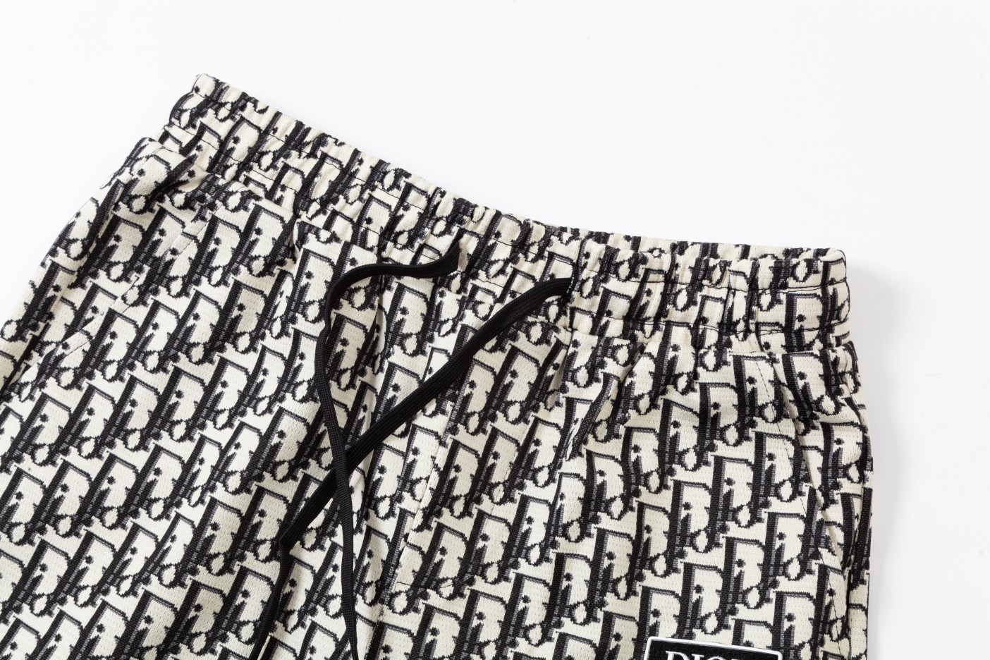 【DIOR  公式旗艦店】ディオール   ショートパンツ  ご好評に付き再入荷！