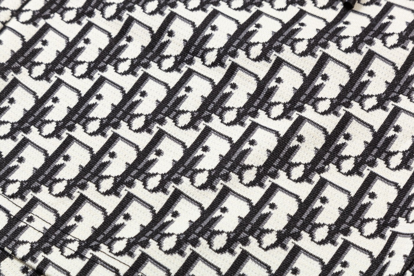 【DIOR  公式旗艦店】ディオール   ショートパンツ  ご好評に付き再入荷！