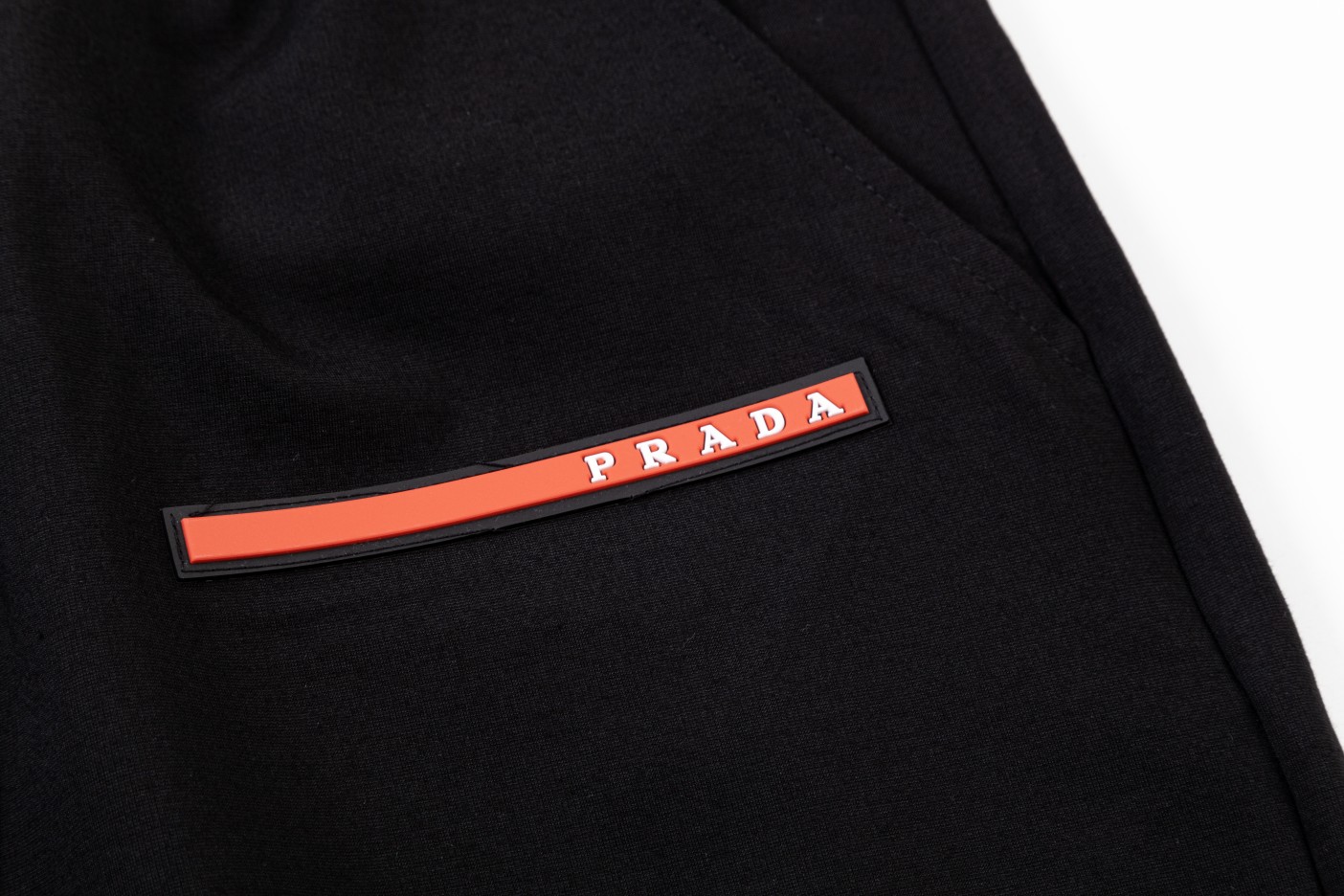 【PRADA  公式旗艦店】プラダ  ショートパンツ  ご好評に付き再入荷！