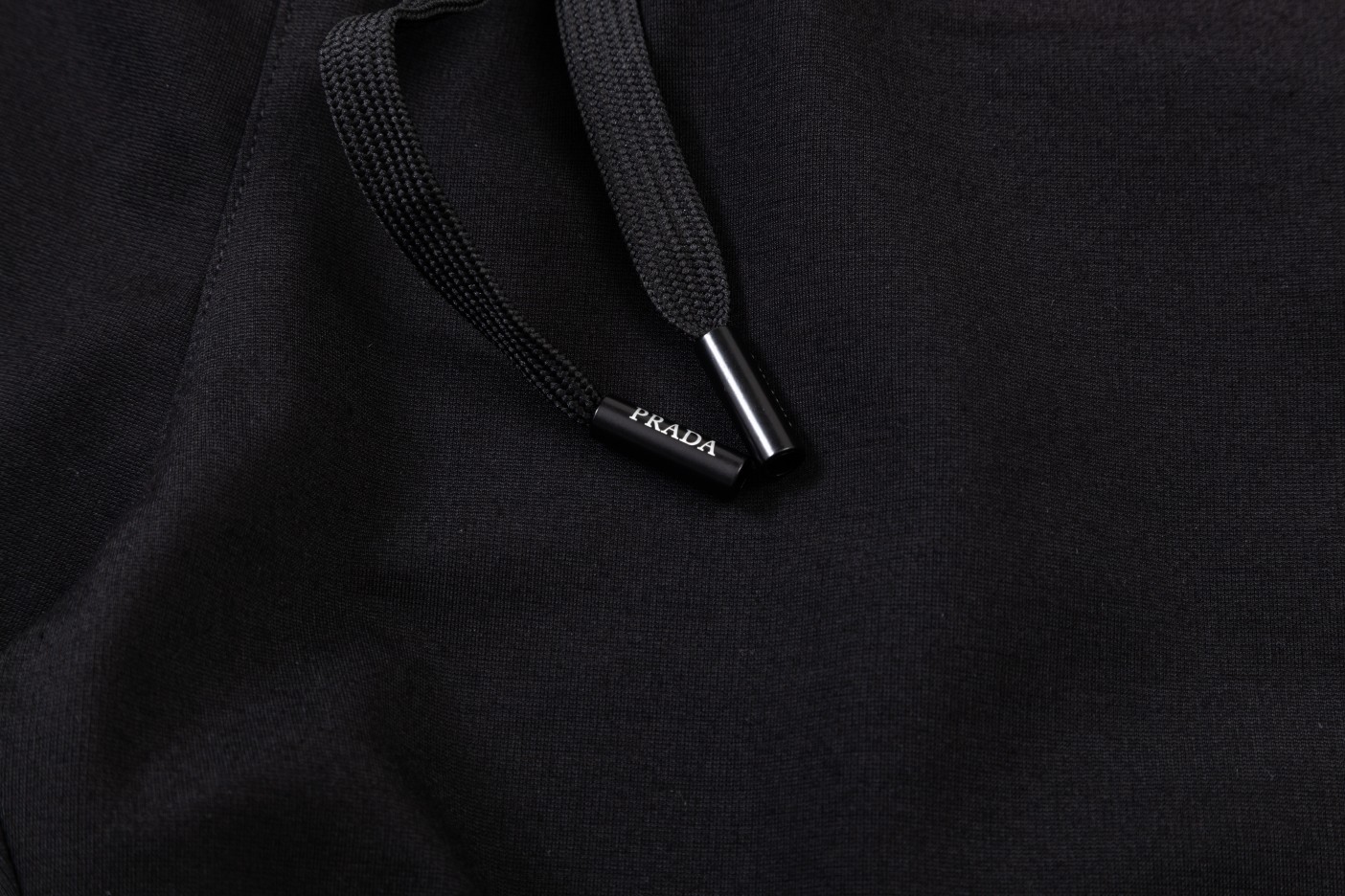 【PRADA  公式旗艦店】プラダ  ショートパンツ  ご好評に付き再入荷！