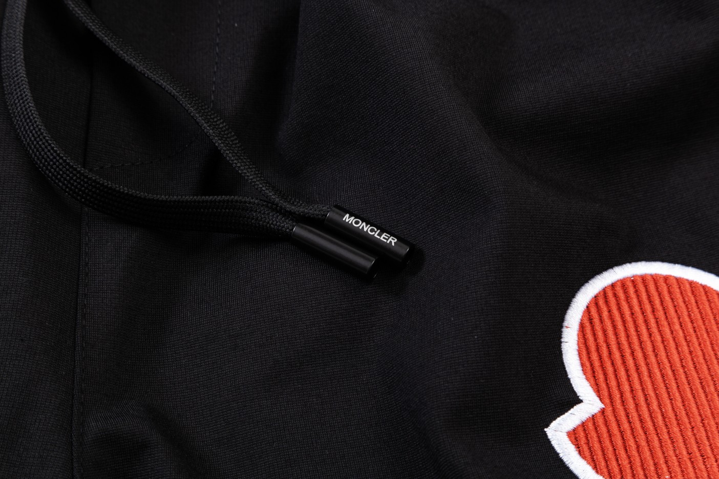 【MONCLER  公式旗艦店】モンクレール  ショートパンツ  ご好評に付き再入荷！