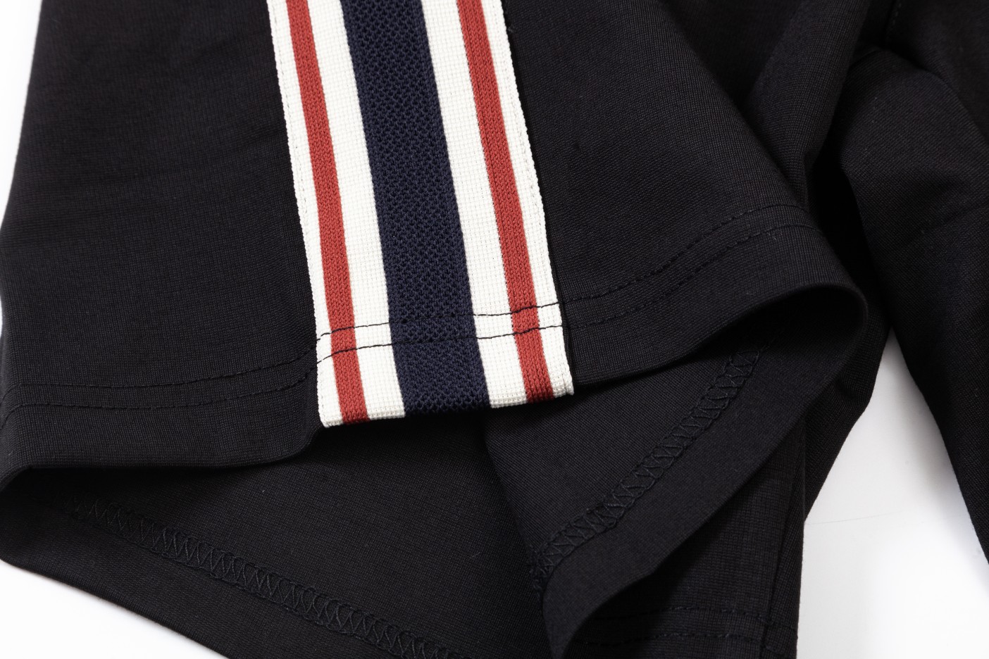 【PRADA  公式旗艦店】プラダ  ショートパンツ  ご好評に付き再入荷！