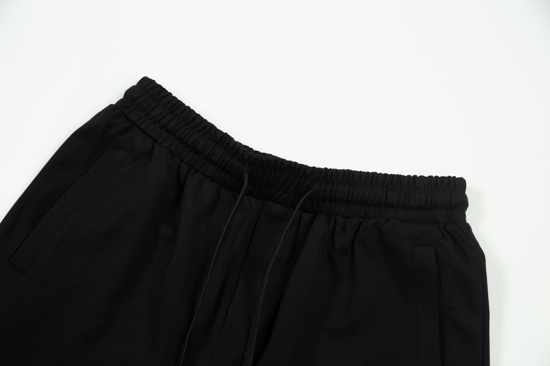 【LOUIS VUITTON  公式旗艦店】ルイヴィトン   ショートパンツ  ご好評に付き再入荷！