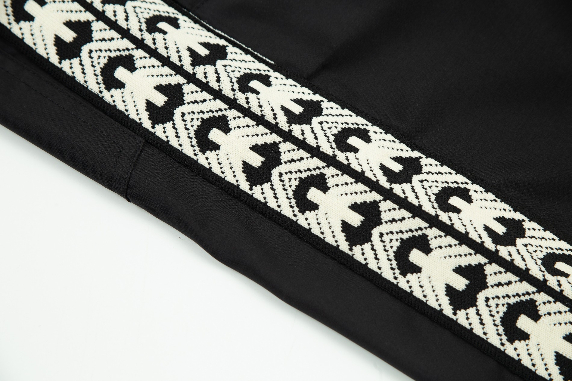 【LOEWE  公式旗艦店】ロエベ   ショートパンツ  ご好評に付き再入荷！