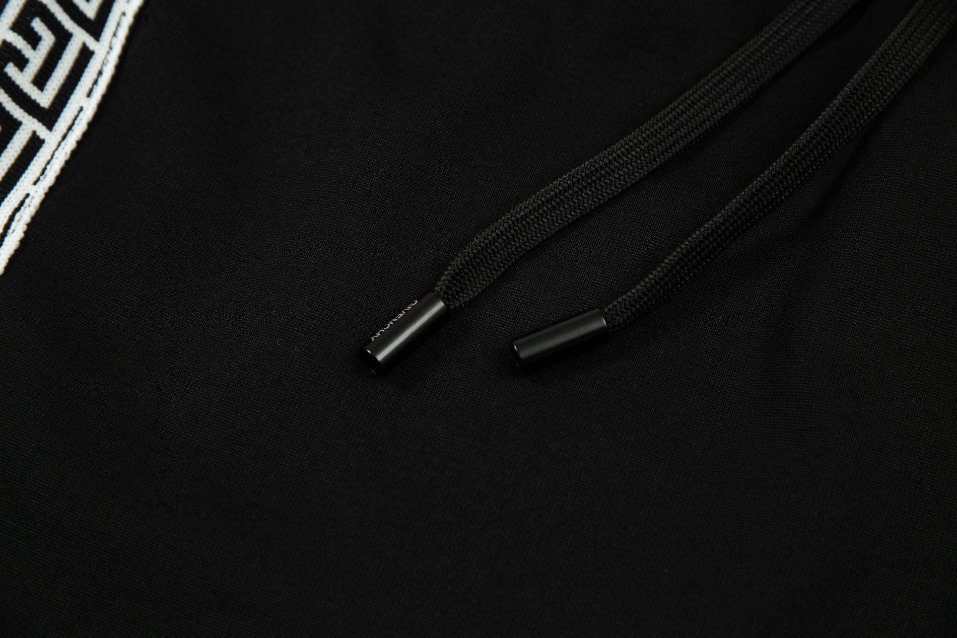 【GIVENCHY  公式旗艦店】ジバンシー ショートパンツご好評に付き再入荷！