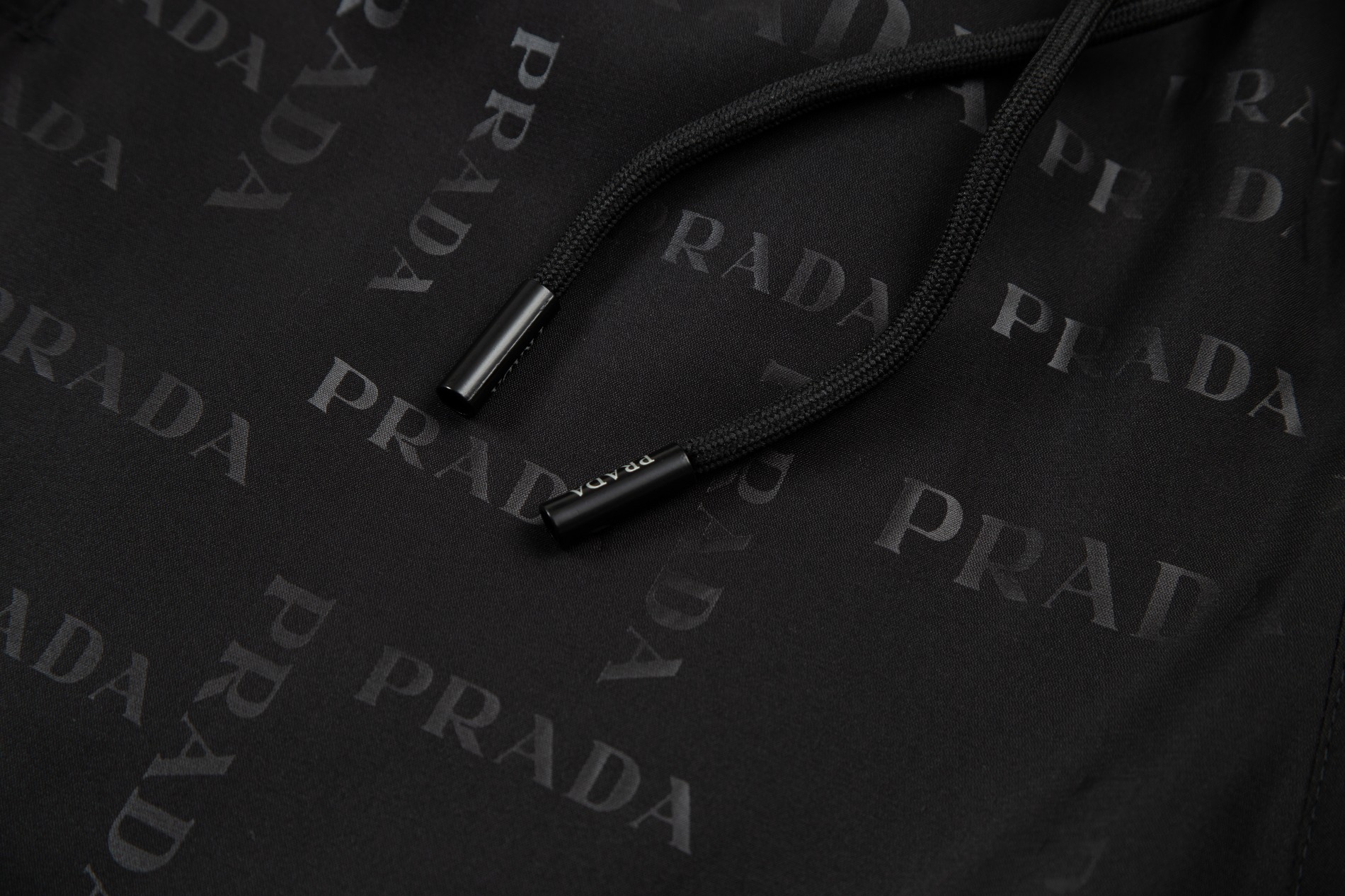 【PRADA  公式旗艦店】プラダ  ショートパンツ  ご好評に付き再入荷！