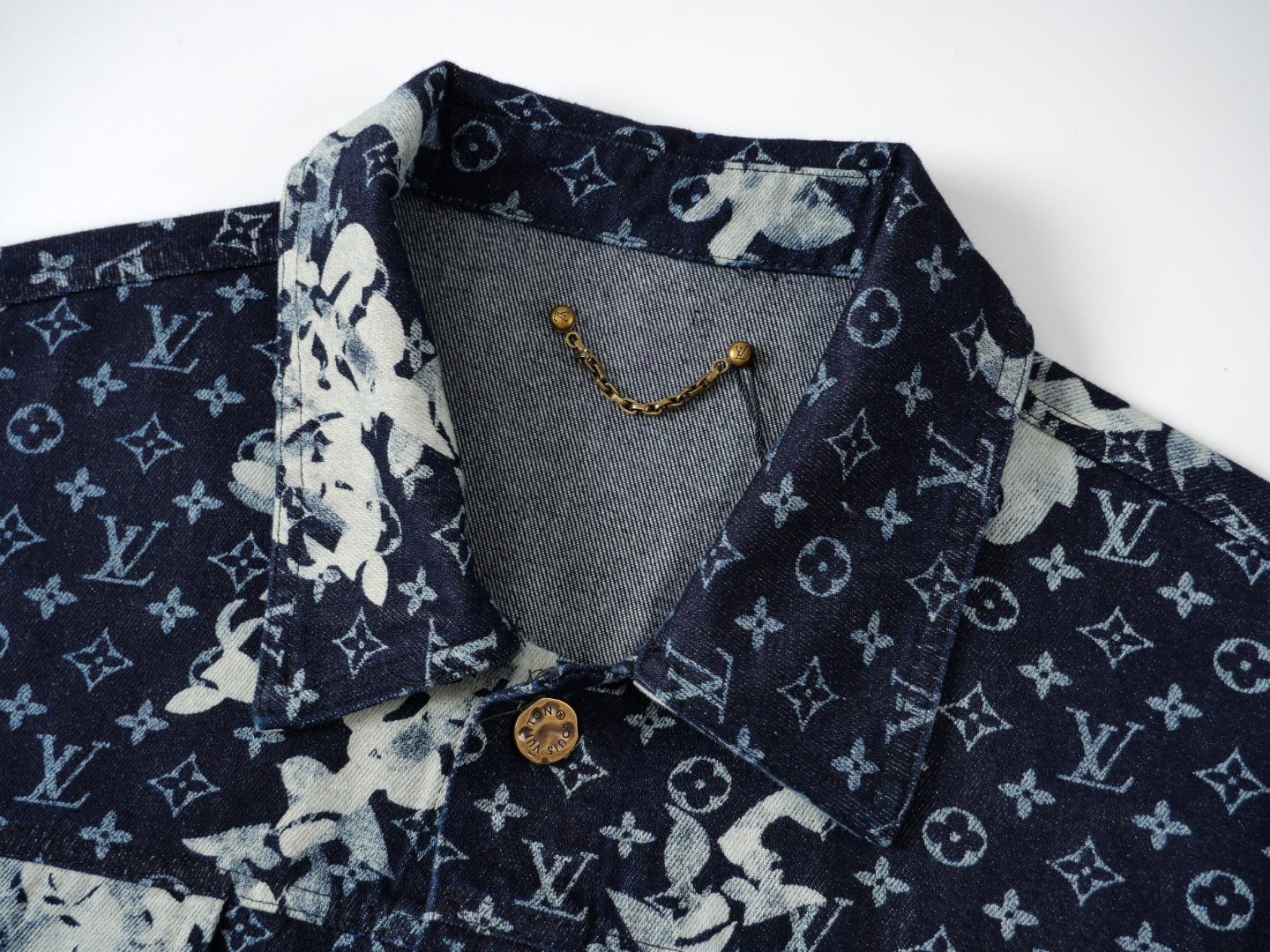 【LOUIS VUITTON  公式旗艦店】ルイヴィトン  ジャケット着 好評に付き再入荷！