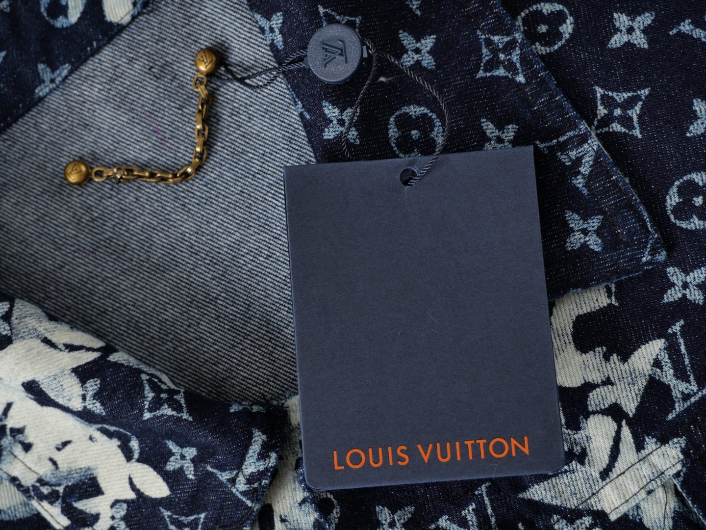 【LOUIS VUITTON  公式旗艦店】ルイヴィトン  ジャケット着 好評に付き再入荷！