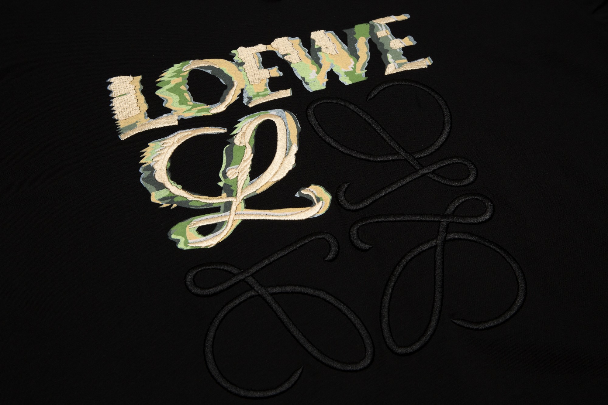 【LOEWE 公式旗艦店】ロエベ  Tシャツ ご好評に付き再入荷！