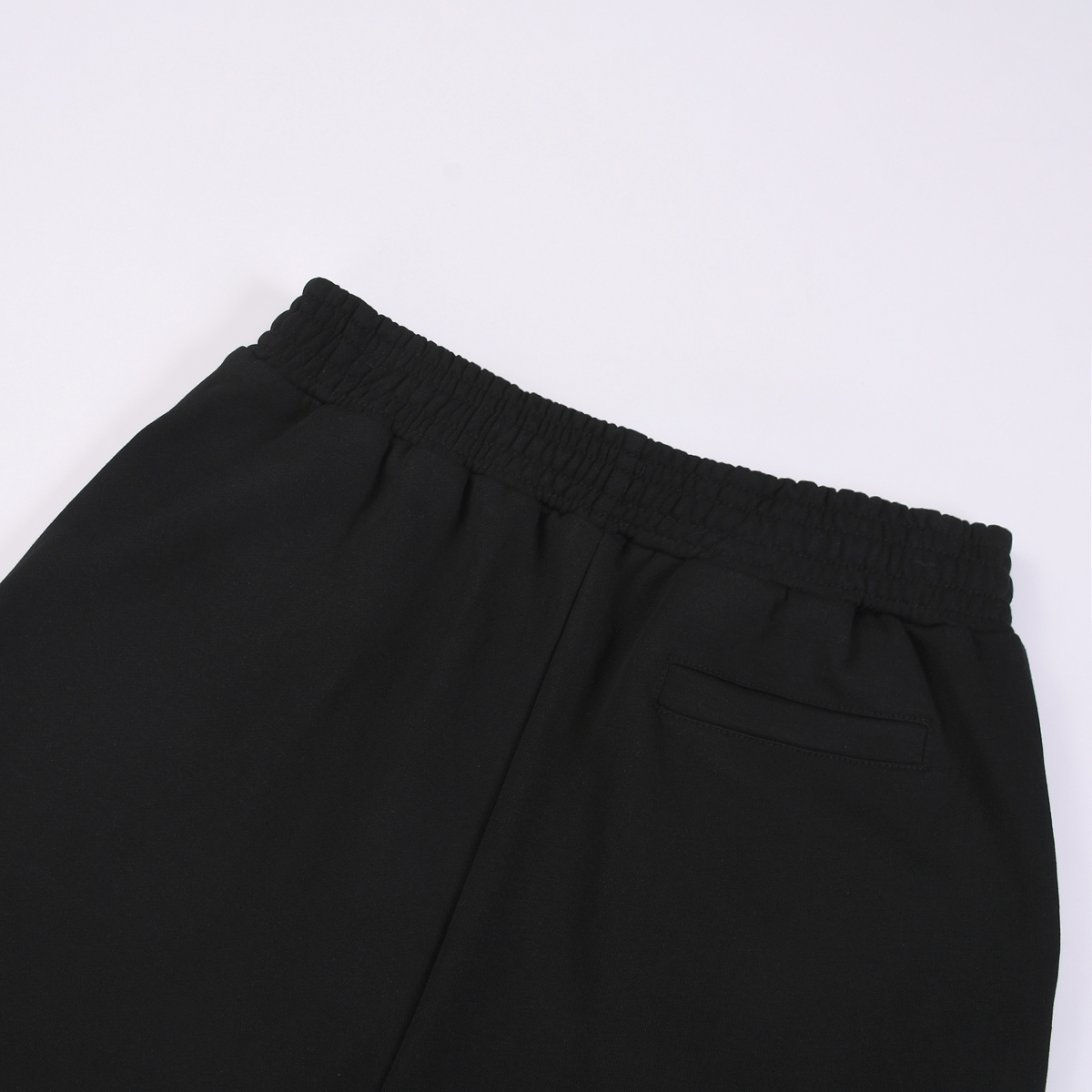 【GIVENCHY  公式旗艦店】ジバンシー ショートパンツご好評に付き再入荷 240803