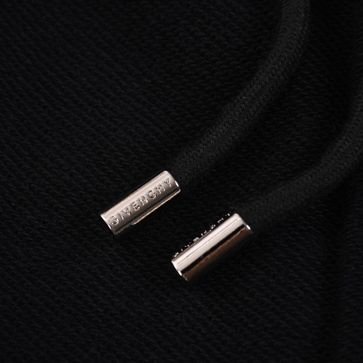 【GIVENCHY  公式旗艦店】ジバンシー ショートパンツご好評に付き再入荷 240803