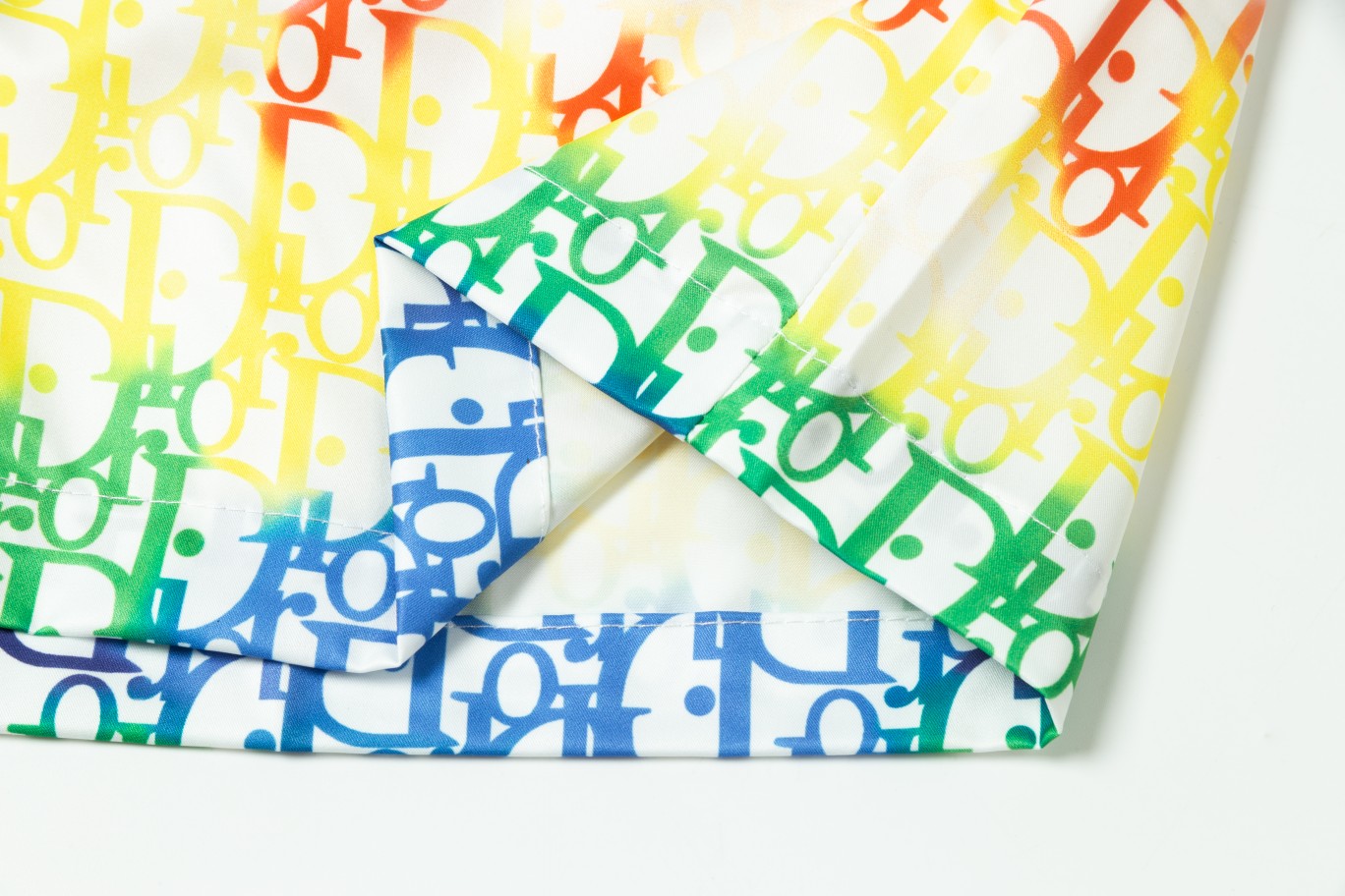 【DIOR  公式旗艦店】ディオール  ショートパンツ  ご好評に付き再入荷 240718