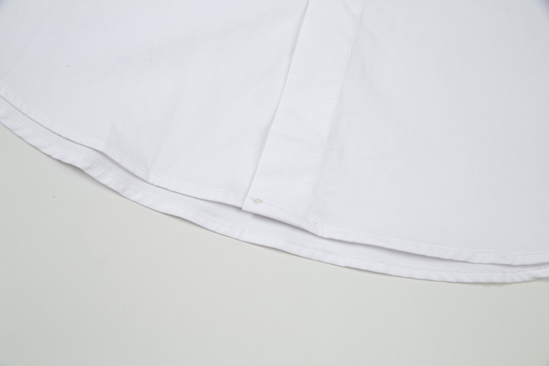 【LOUIS VUITTON 公式旗艦店】ルイヴィトン  シャツ  ご好評に付き再入荷 240715