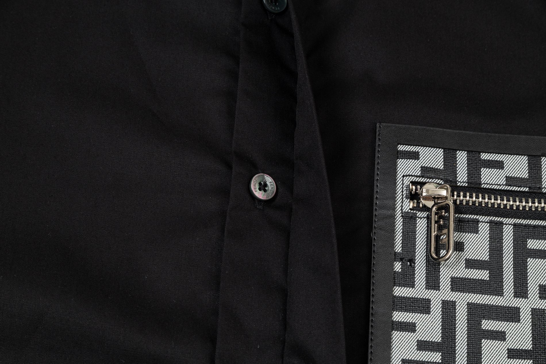 【FENDI 公式旗艦店】フェンディ  シャツ  ご好評に付き再入荷 240716