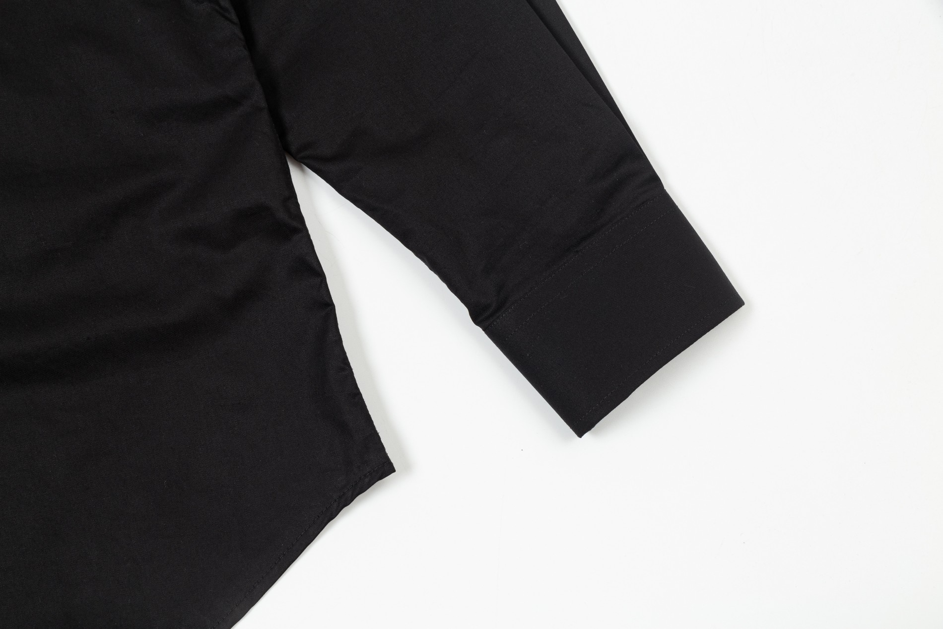 【FENDI 公式旗艦店】フェンディ  シャツ  ご好評に付き再入荷 240716