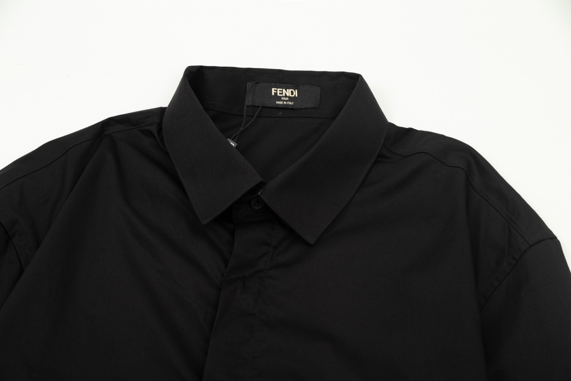 【FENDI 公式旗艦店】フェンディ  シャツ  ご好評に付き再入荷 240716