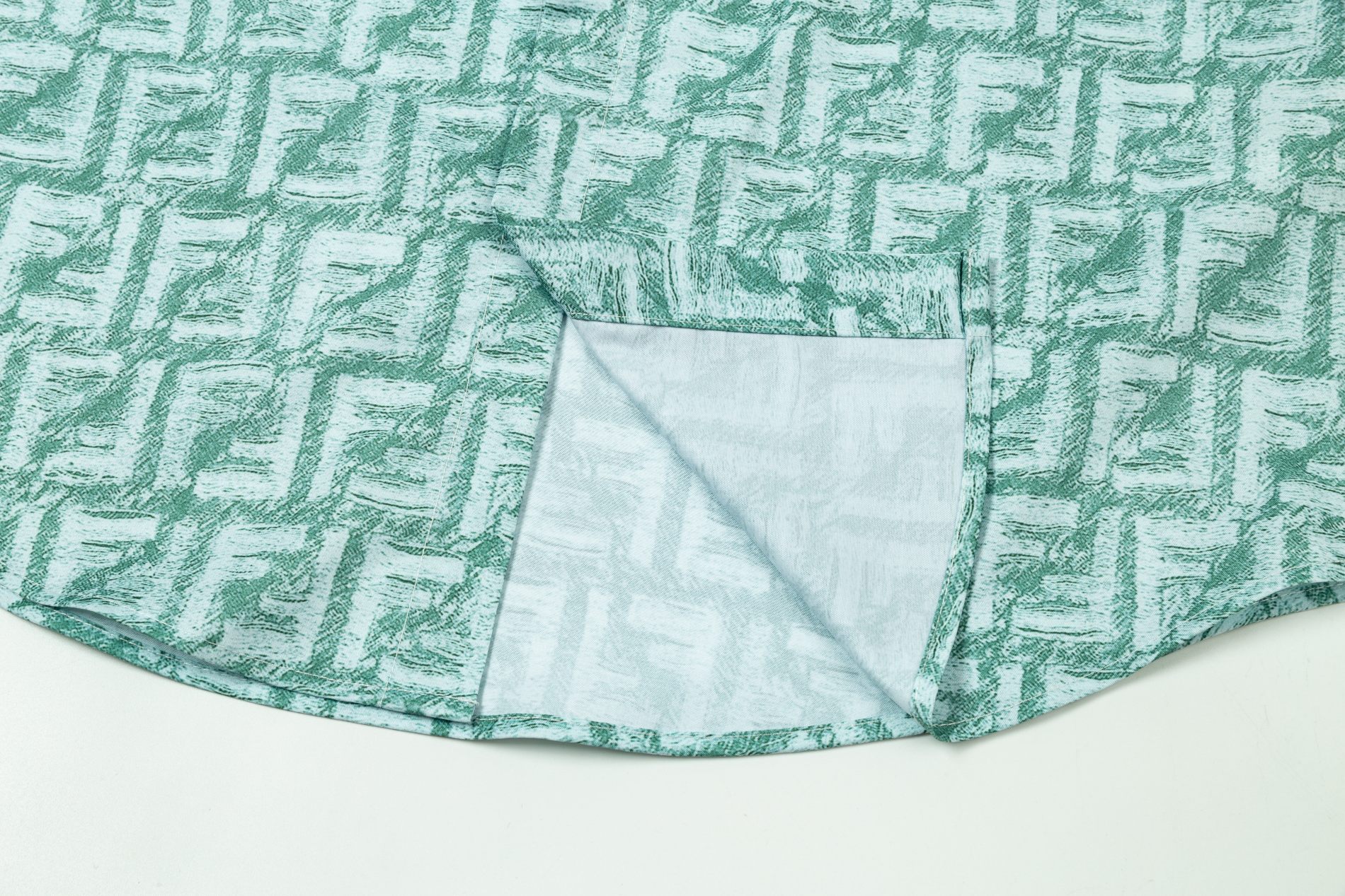 【FENDI 公式旗艦店】フェンディ  シャツ  ご好評に付き再入荷 240716