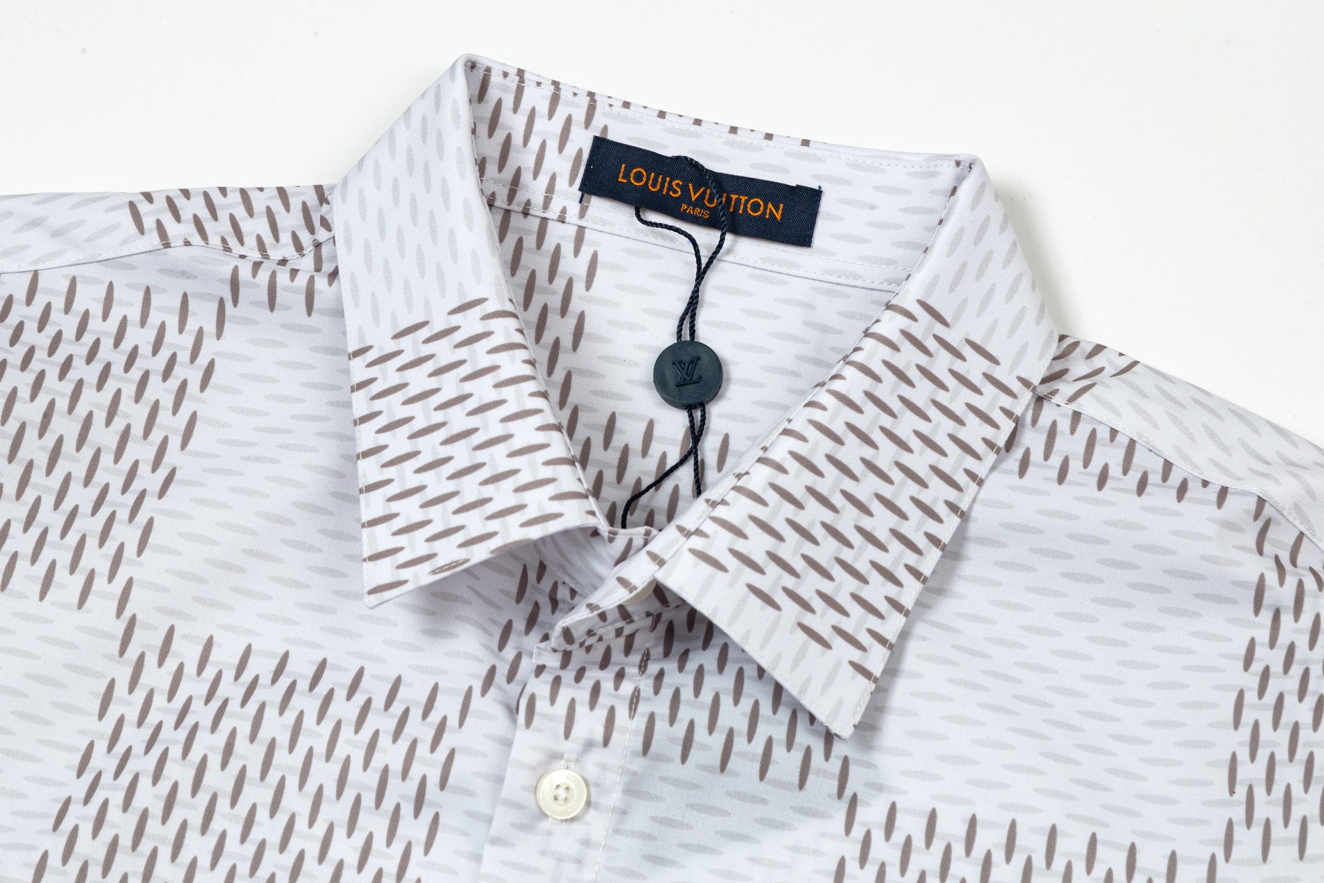 【LOUIS VUITTON 公式旗艦店】ルイヴィトン  シャツ  ご好評に付き再入荷 240715