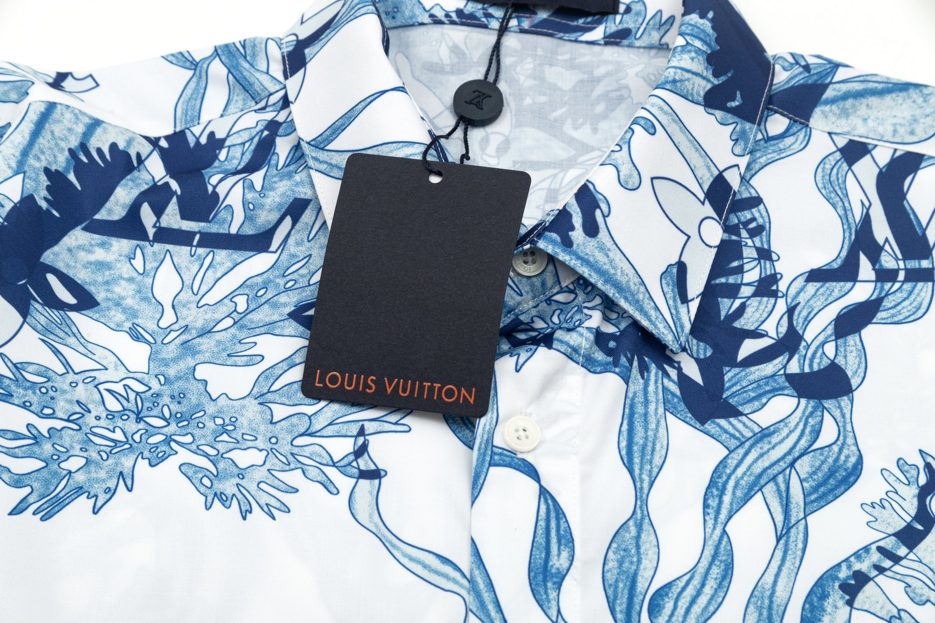 【LOUIS VUITTON 公式旗艦店】ルイヴィトン  シャツ  ご好評に付き再入荷 240715