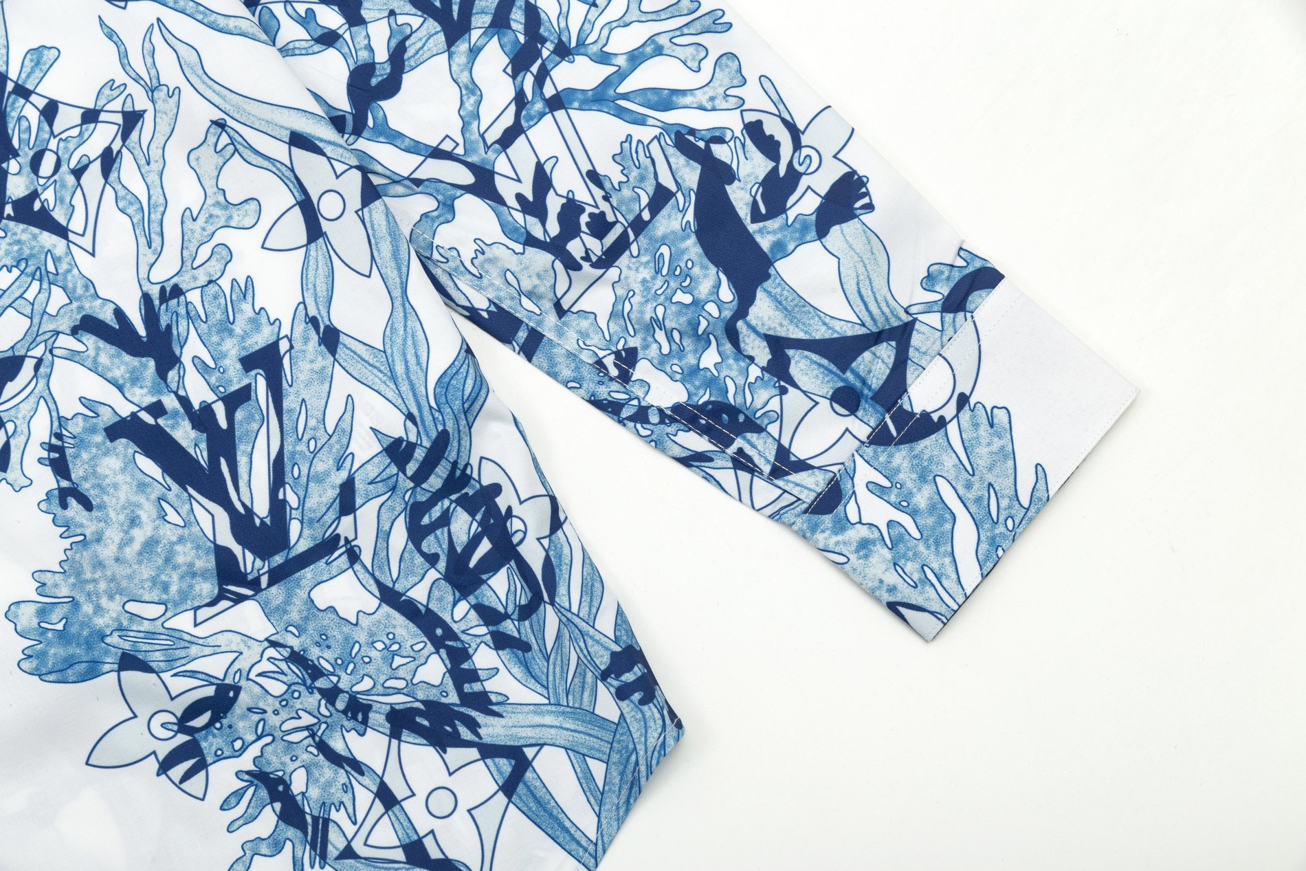 【LOUIS VUITTON 公式旗艦店】ルイヴィトン  シャツ  ご好評に付き再入荷 240715