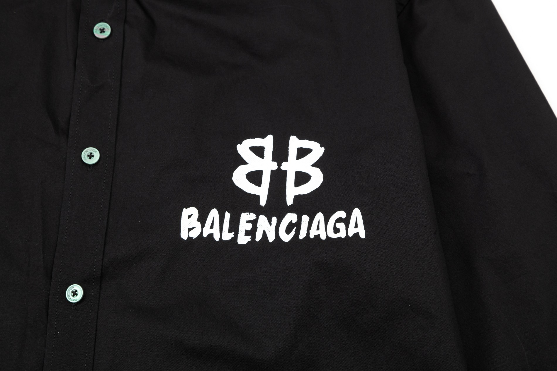 【BALENCIAGA 公式旗艦店】バレンシアガ  シャツ  ご好評に付き再入荷 240715