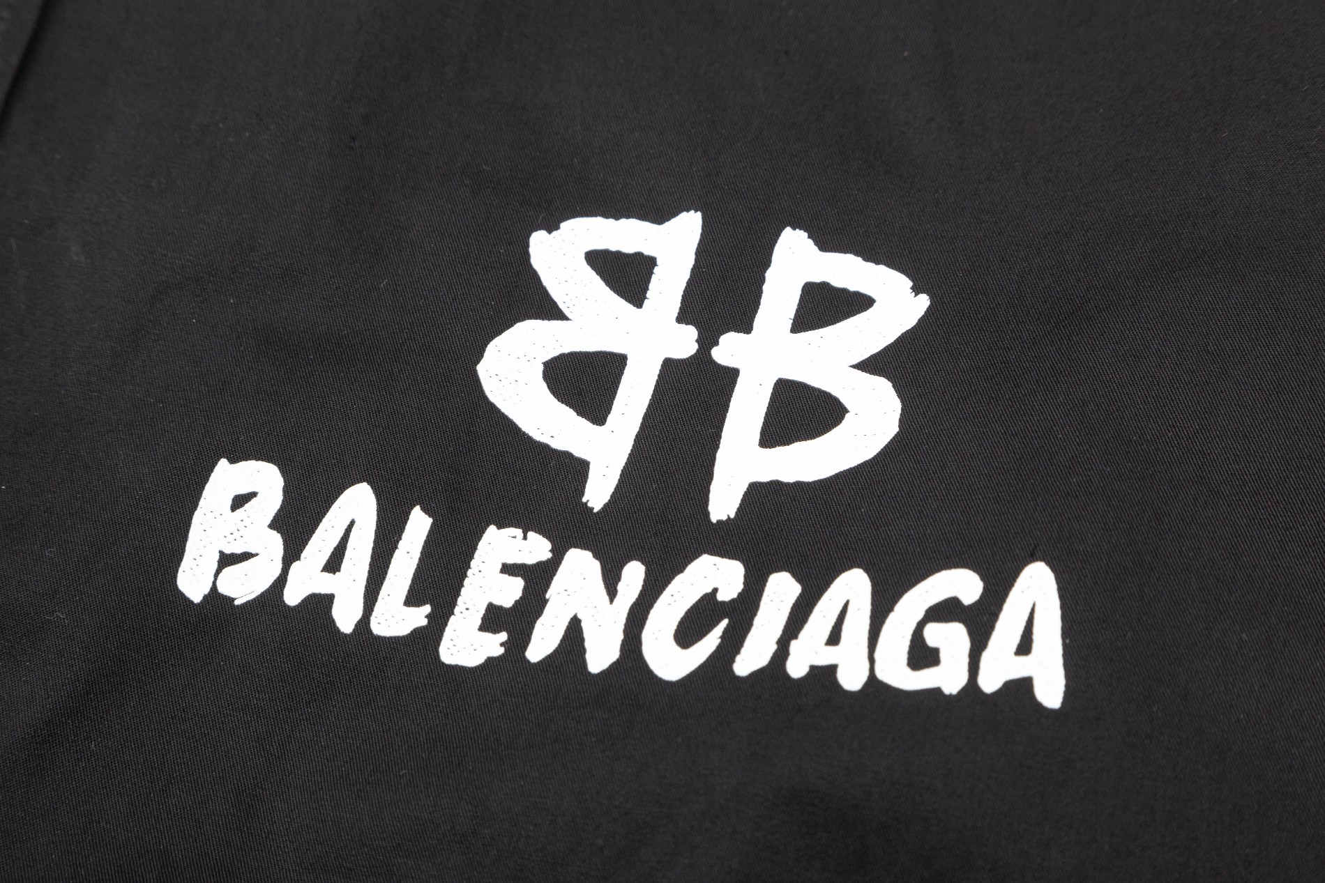 【BALENCIAGA 公式旗艦店】バレンシアガ  シャツ  ご好評に付き再入荷 240715
