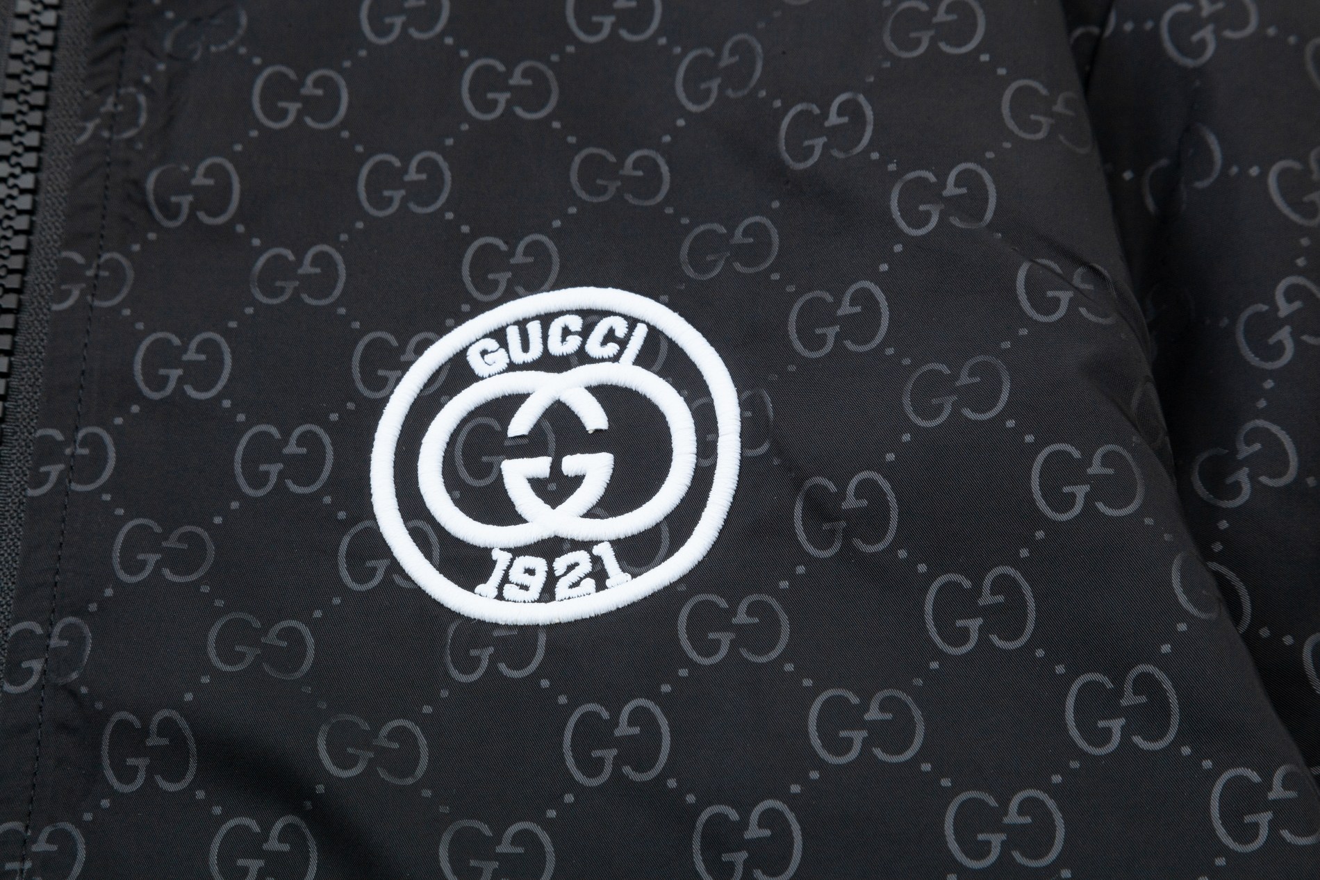 【MONCLER  公式旗艦店】モンクレール  ジャケット着 好評に付き再入荷 240826