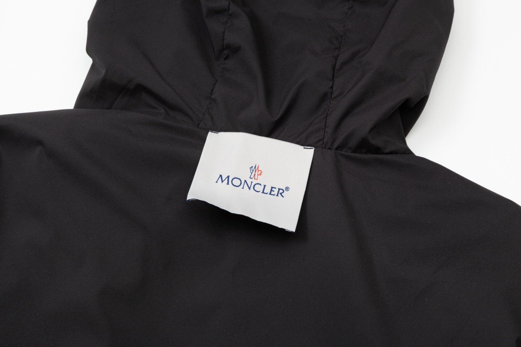 【MONCLER  公式旗艦店】モンクレール  ジャケット着 好評に付き再入荷 240826