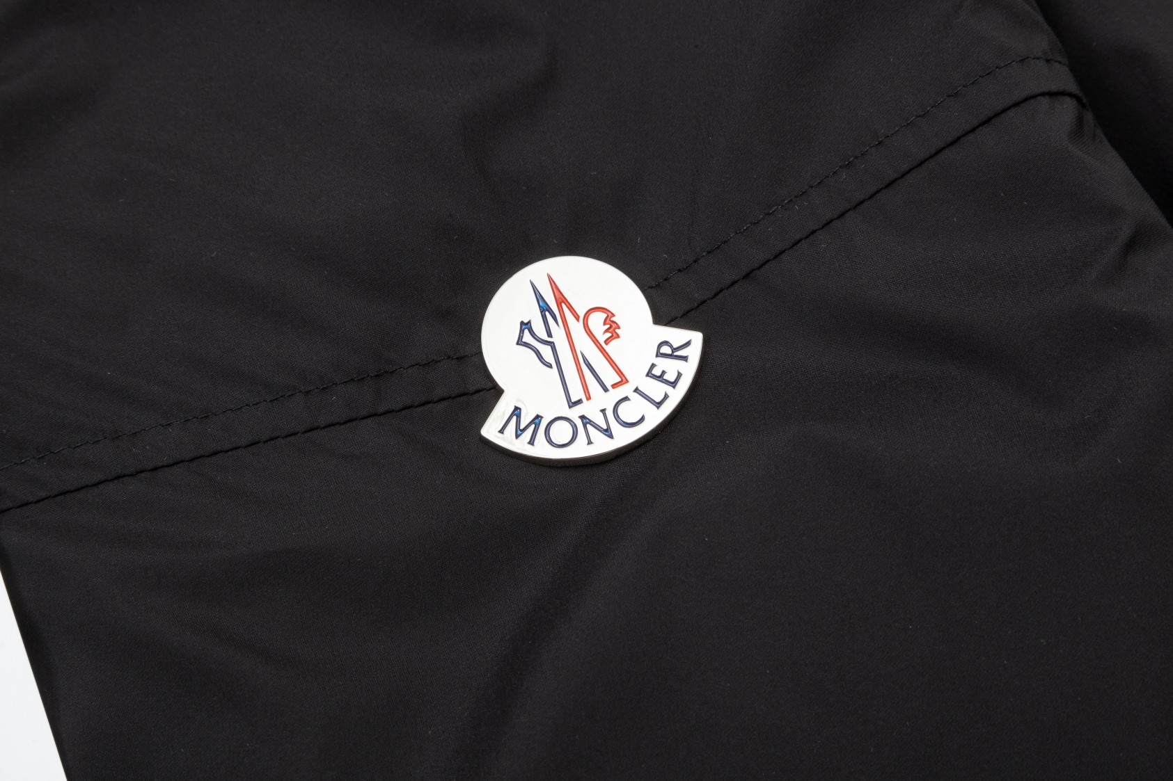 【MONCLER  公式旗艦店】モンクレール  ジャケット着 好評に付き再入荷 240826