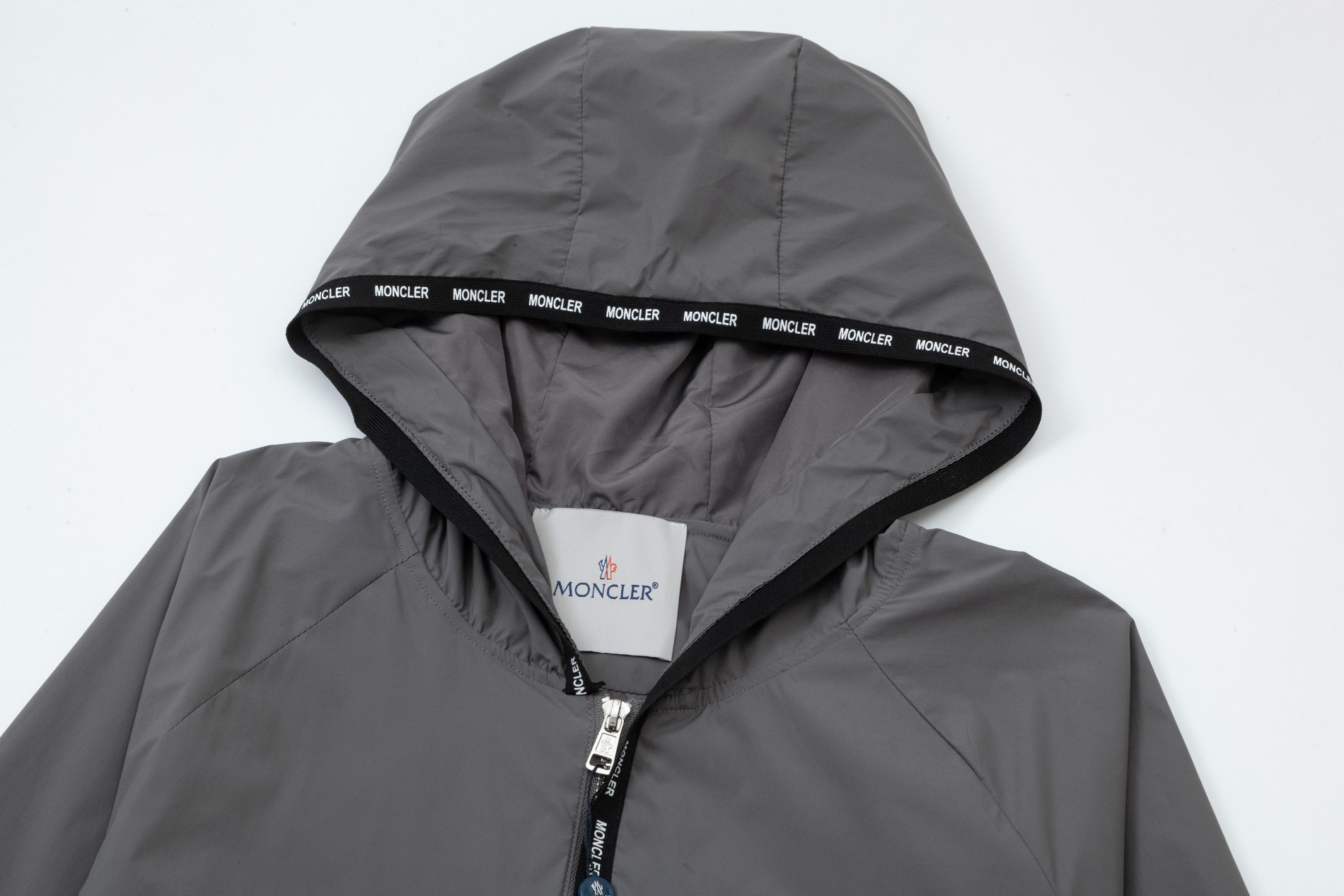 【MONCLER  公式旗艦店】モンクレール  ジャケット着 好評に付き再入荷 240826