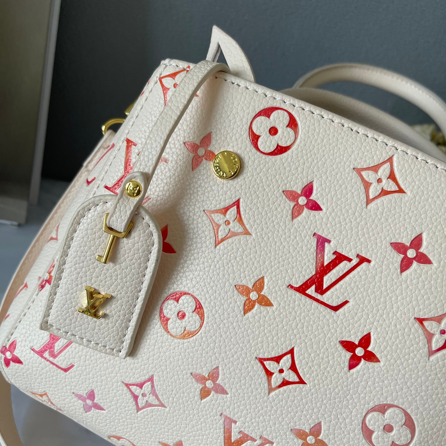 【LOUIS VUITTON 公式旗艦店】ルイヴィトン  ハンドバッグ  当日出荷 好評に付き再入荷！29*20*13CM   270911
