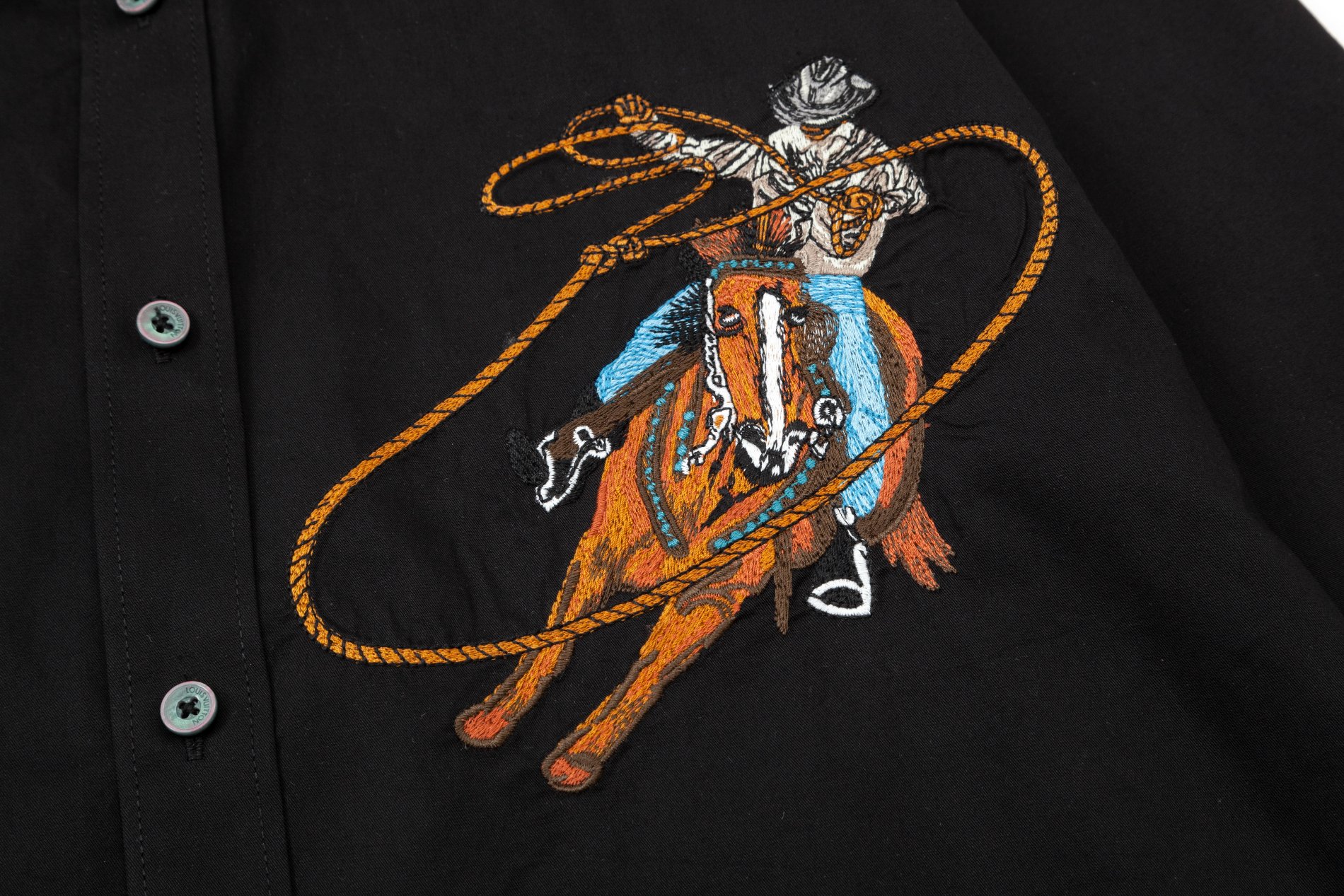 【LOUIS VUITTON 公式旗艦店】ルイヴィトン  シャツ  ご好評に付き再入荷 240811