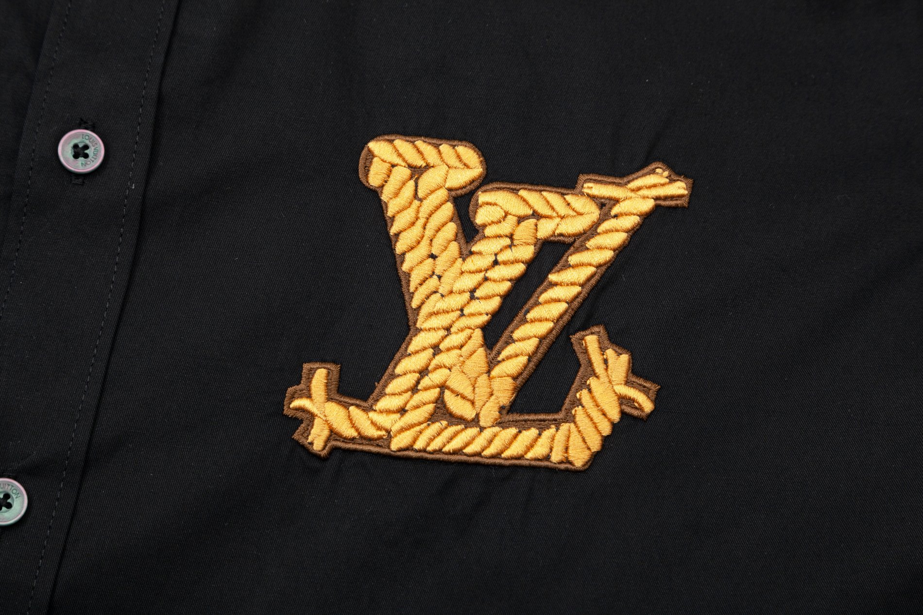 【LOUIS VUITTON 公式旗艦店】ルイヴィトン  シャツ  ご好評に付き再入荷 240715