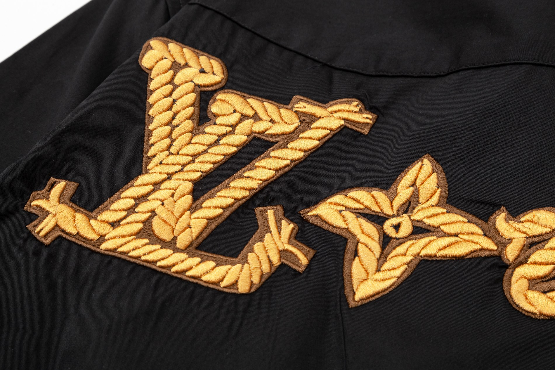 【LOUIS VUITTON 公式旗艦店】ルイヴィトン  シャツ  ご好評に付き再入荷 240715