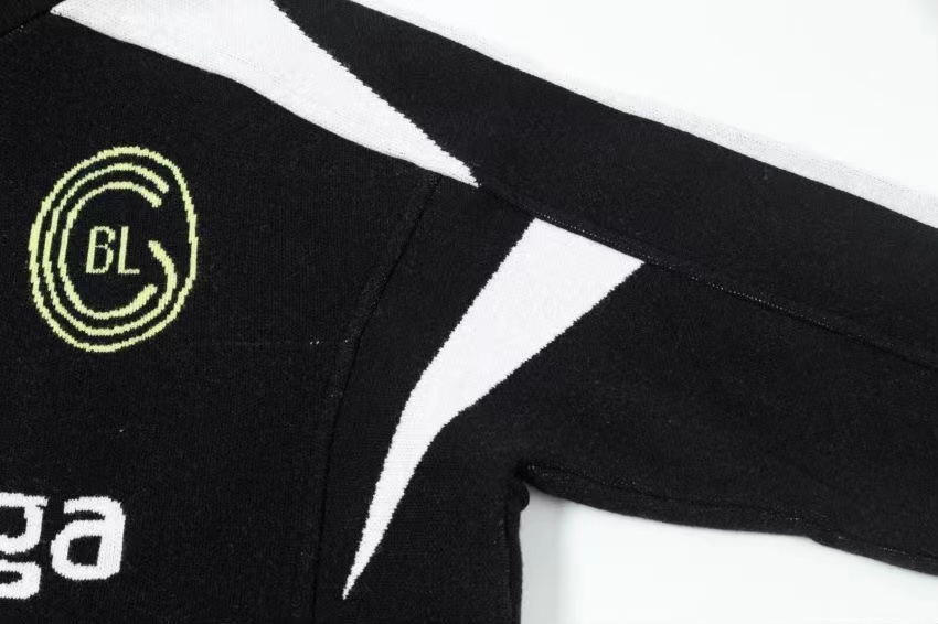 【BALENCIAGA  公式旗艦店】バレンシアガ   セーター好評に付き再入荷！ 241101