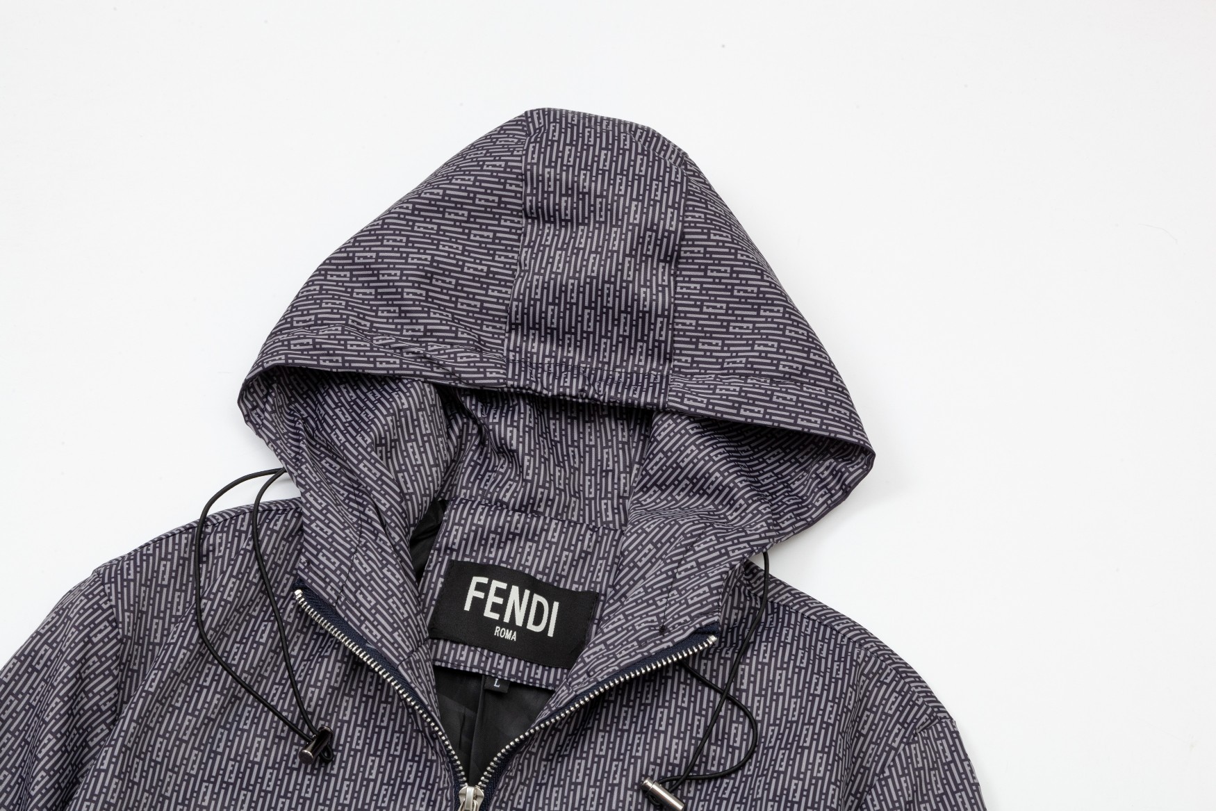 【FENDI  公式旗艦店】フェンディ  ジャケット着 好評に付き再入荷 240826