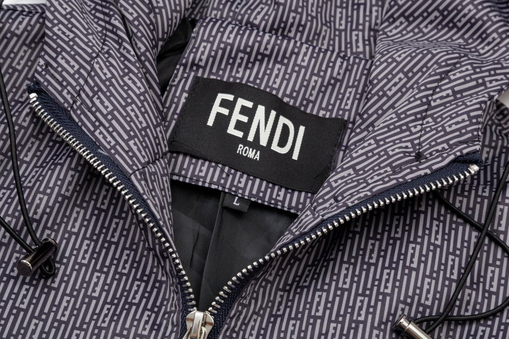 【FENDI  公式旗艦店】フェンディ  ジャケット着 好評に付き再入荷 240826
